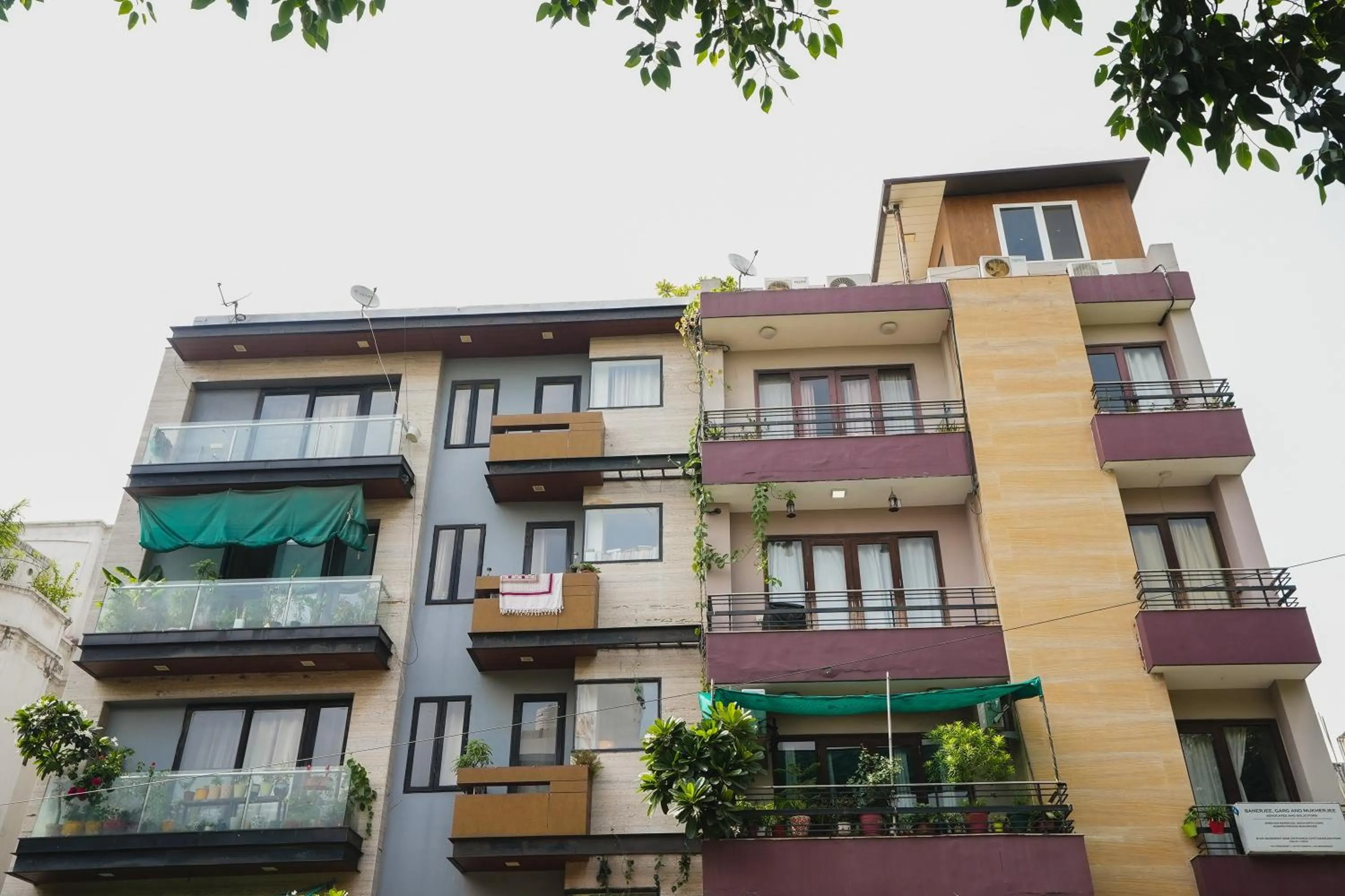 Property building in Mintstar Apartment and Suites, Chittaranjan Park