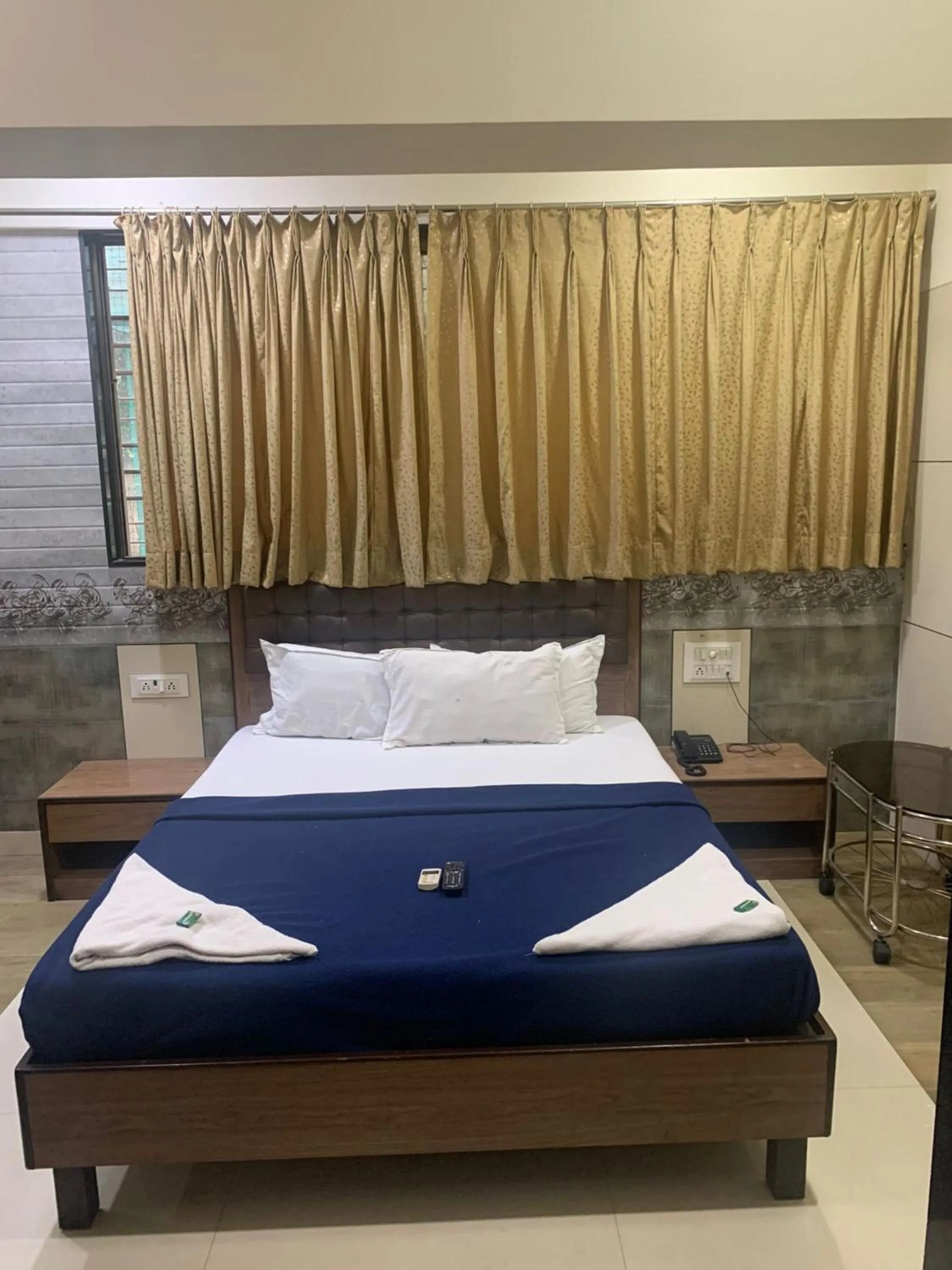Bed in Hotel Royal Residency - Chembur