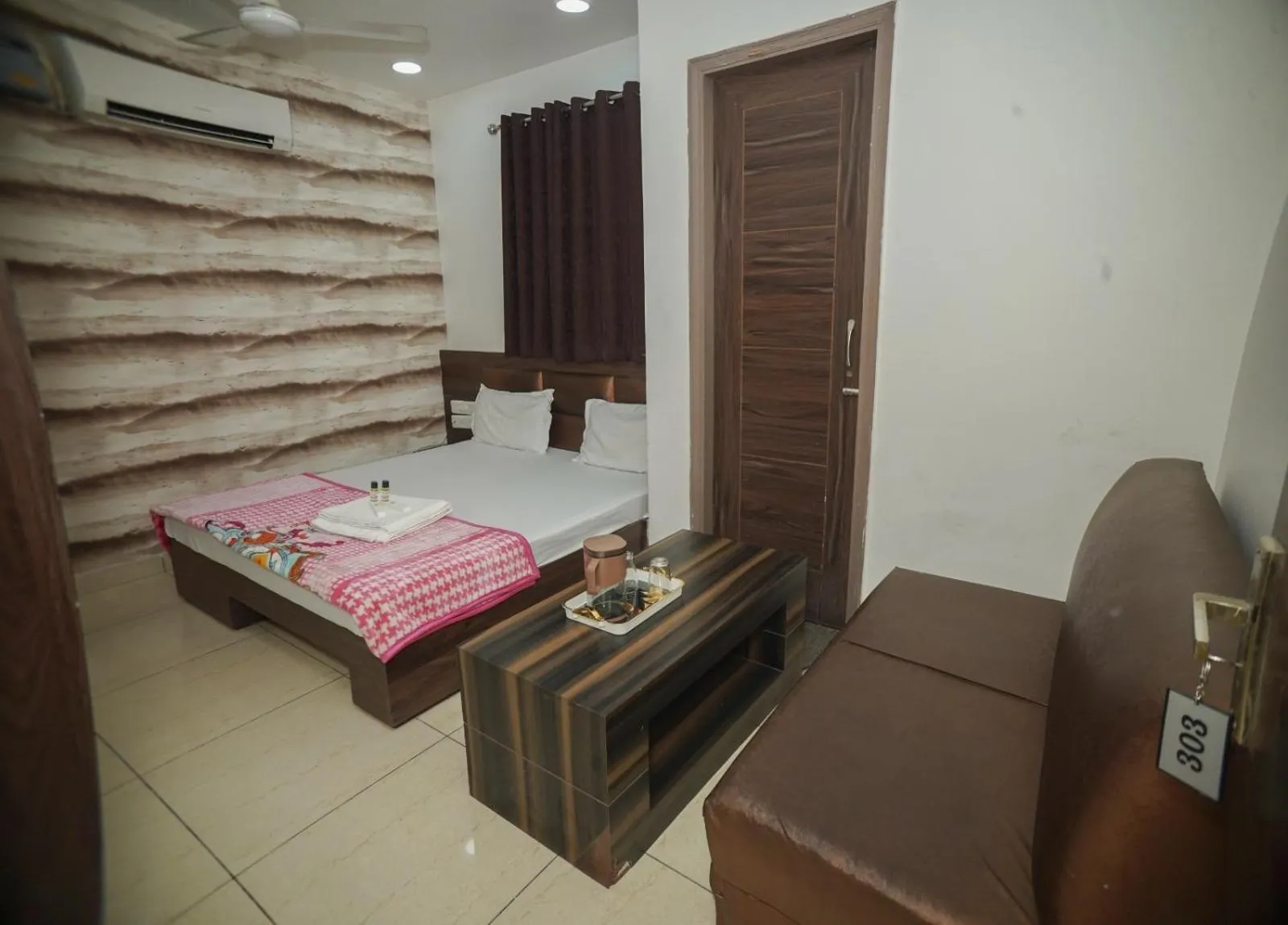 Bed in HOTEL LIME WOOD