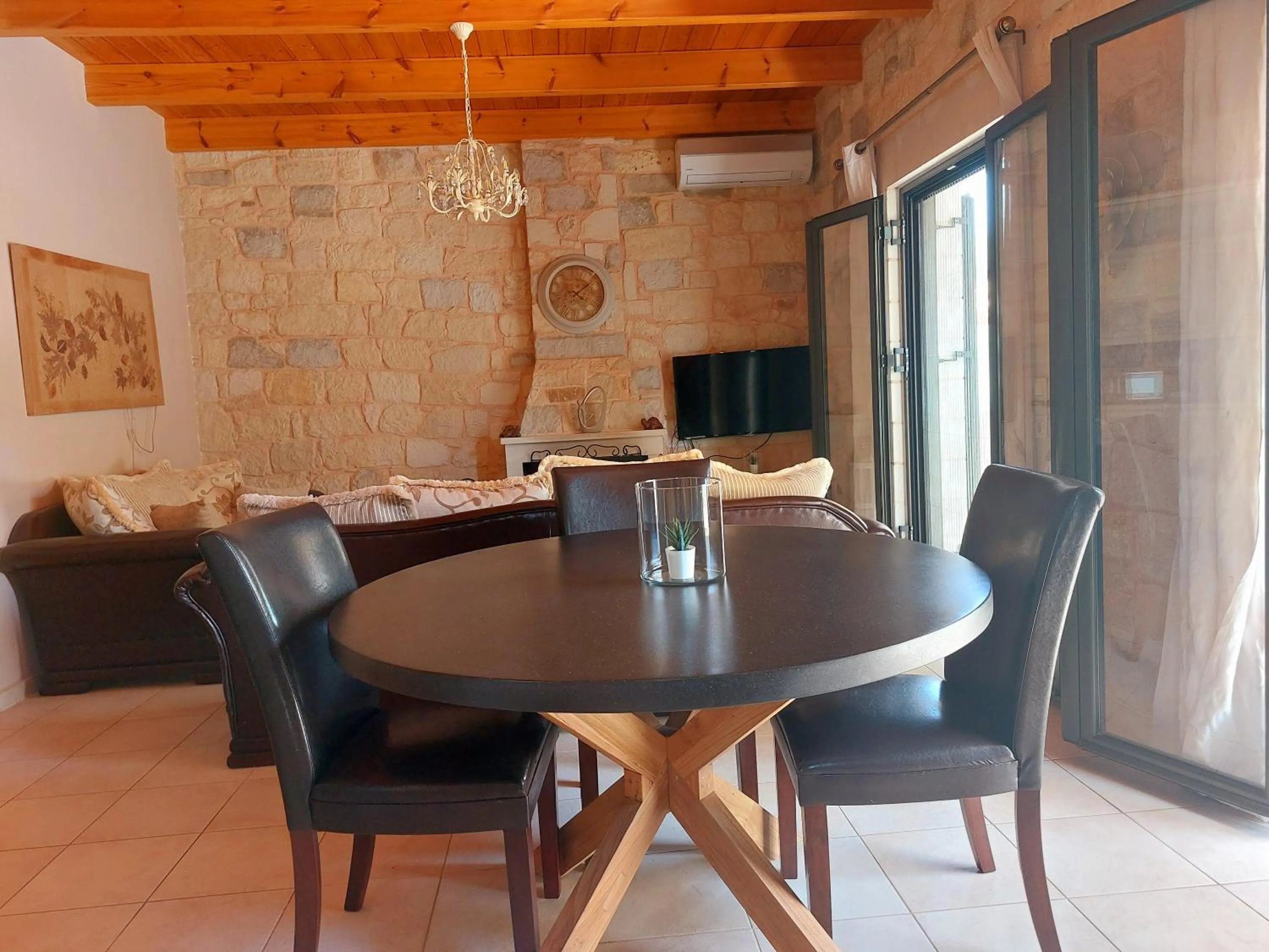 Dining area in Villa Constancia
