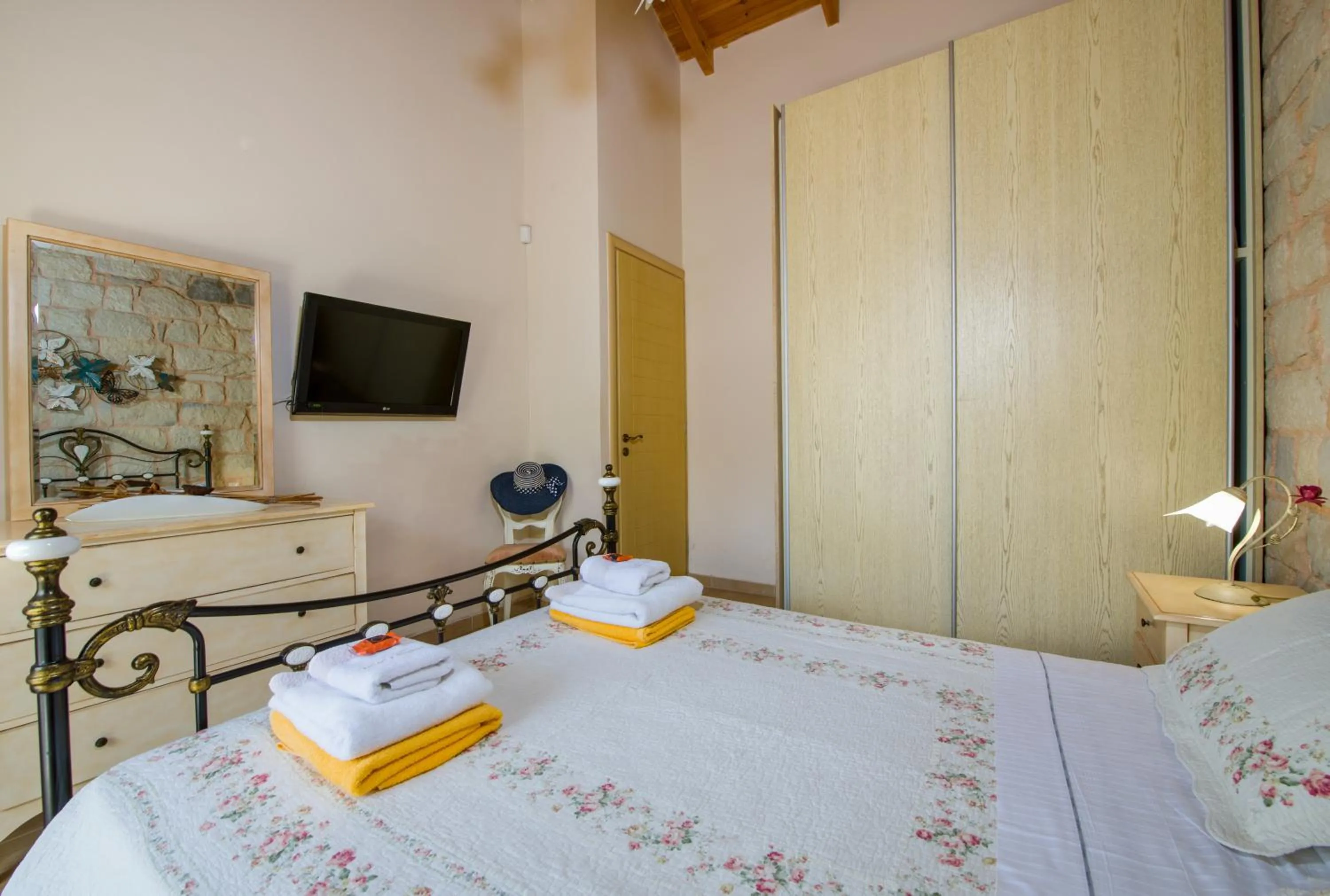 Bedroom, Bed in Villa Constancia