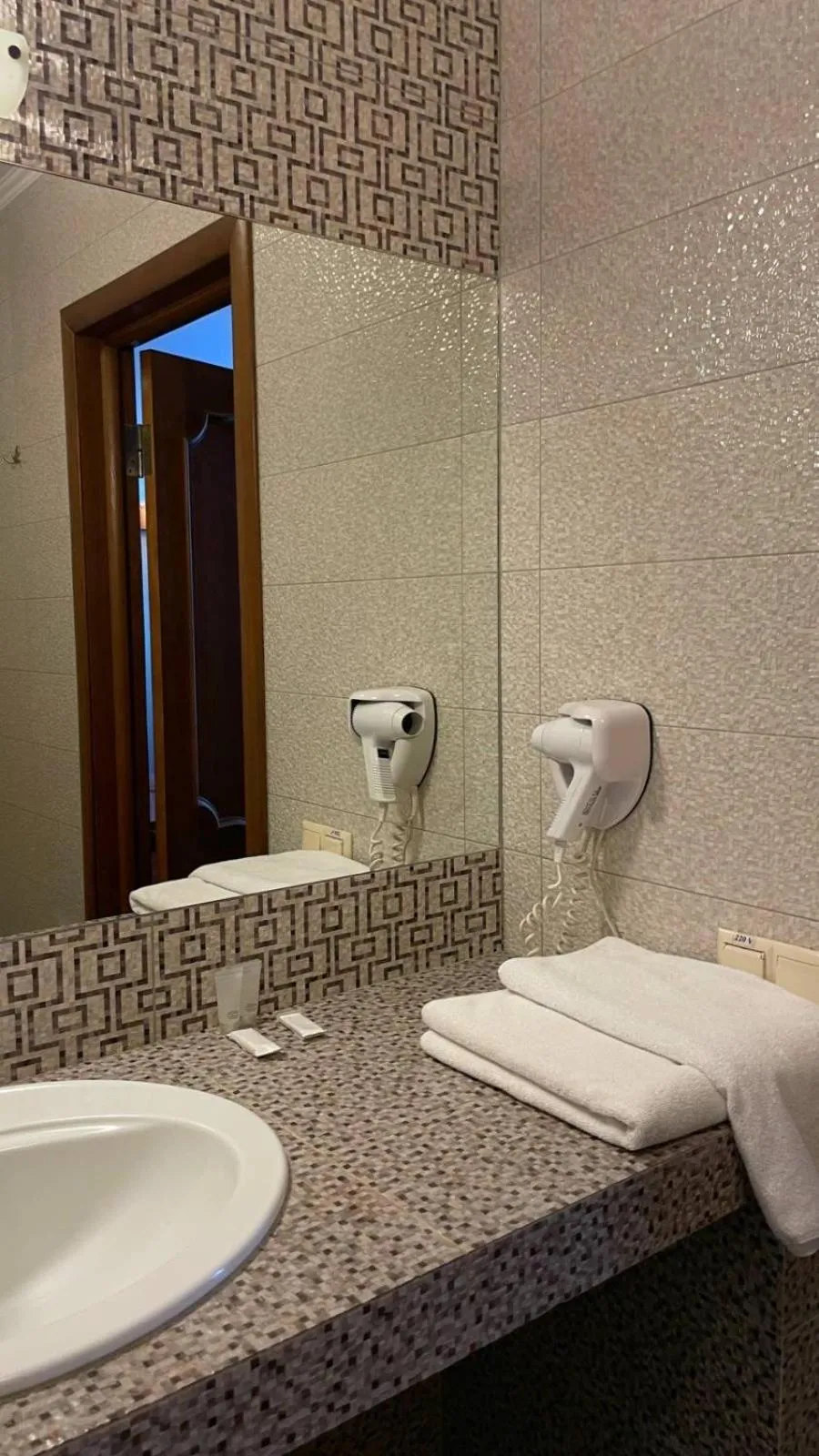 Shower in Pivdenna Brama