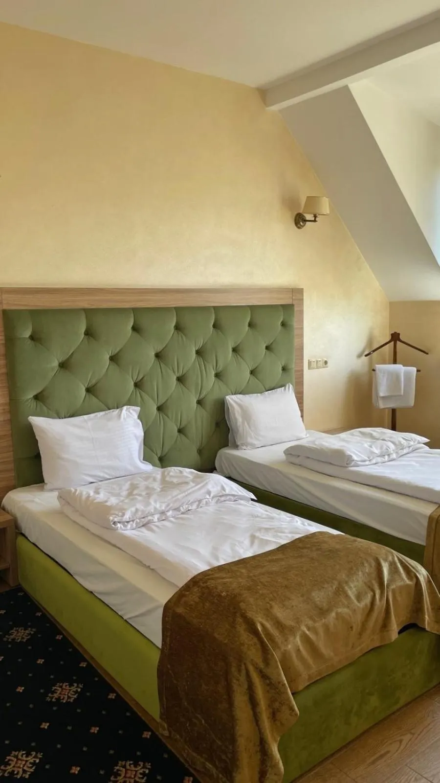 Bedroom, Bed in Pivdenna Brama