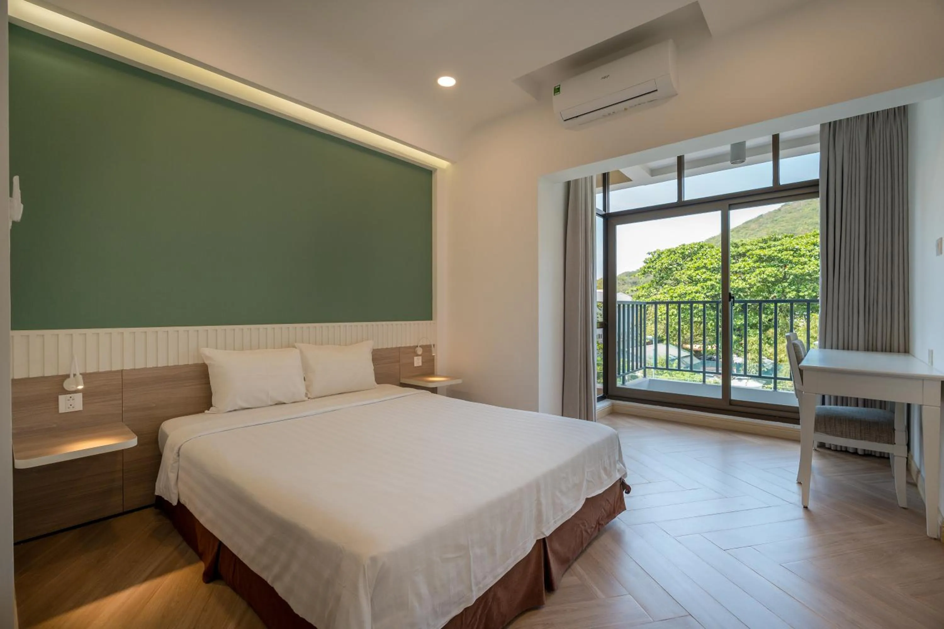 Bed in Ocean Sunrise Vung Tau