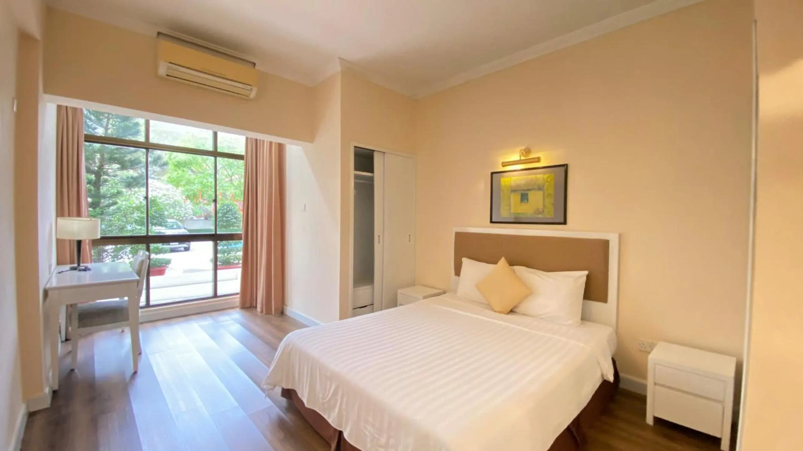 Bed in Ocean Sunrise Vung Tau