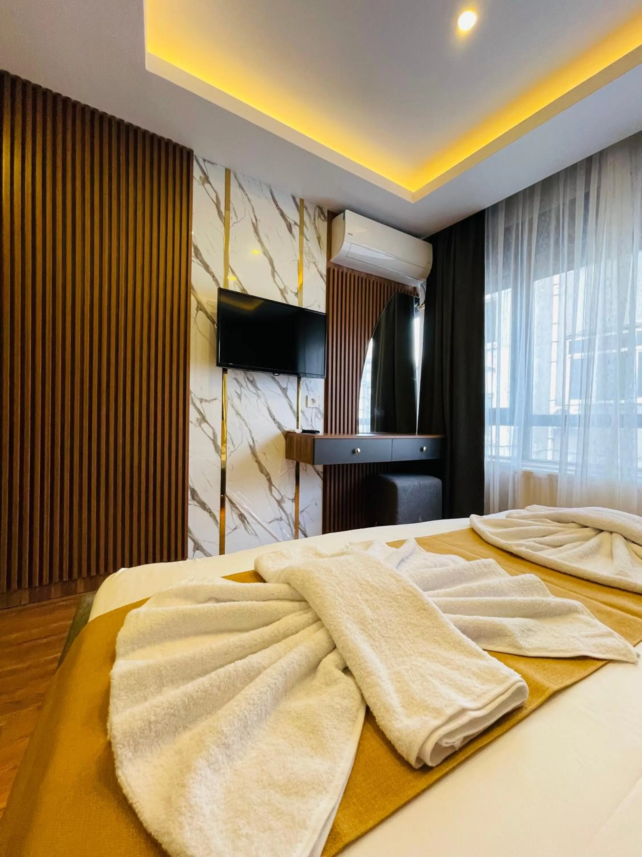 Decorative detail, Bed in Meridiani Taksim Hotel