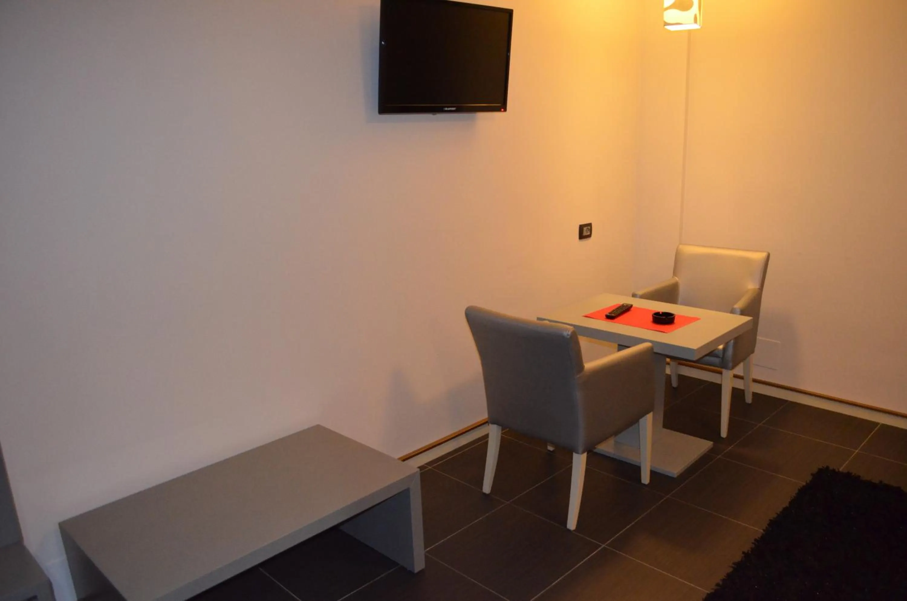 TV and multimedia in Hotel Mustang