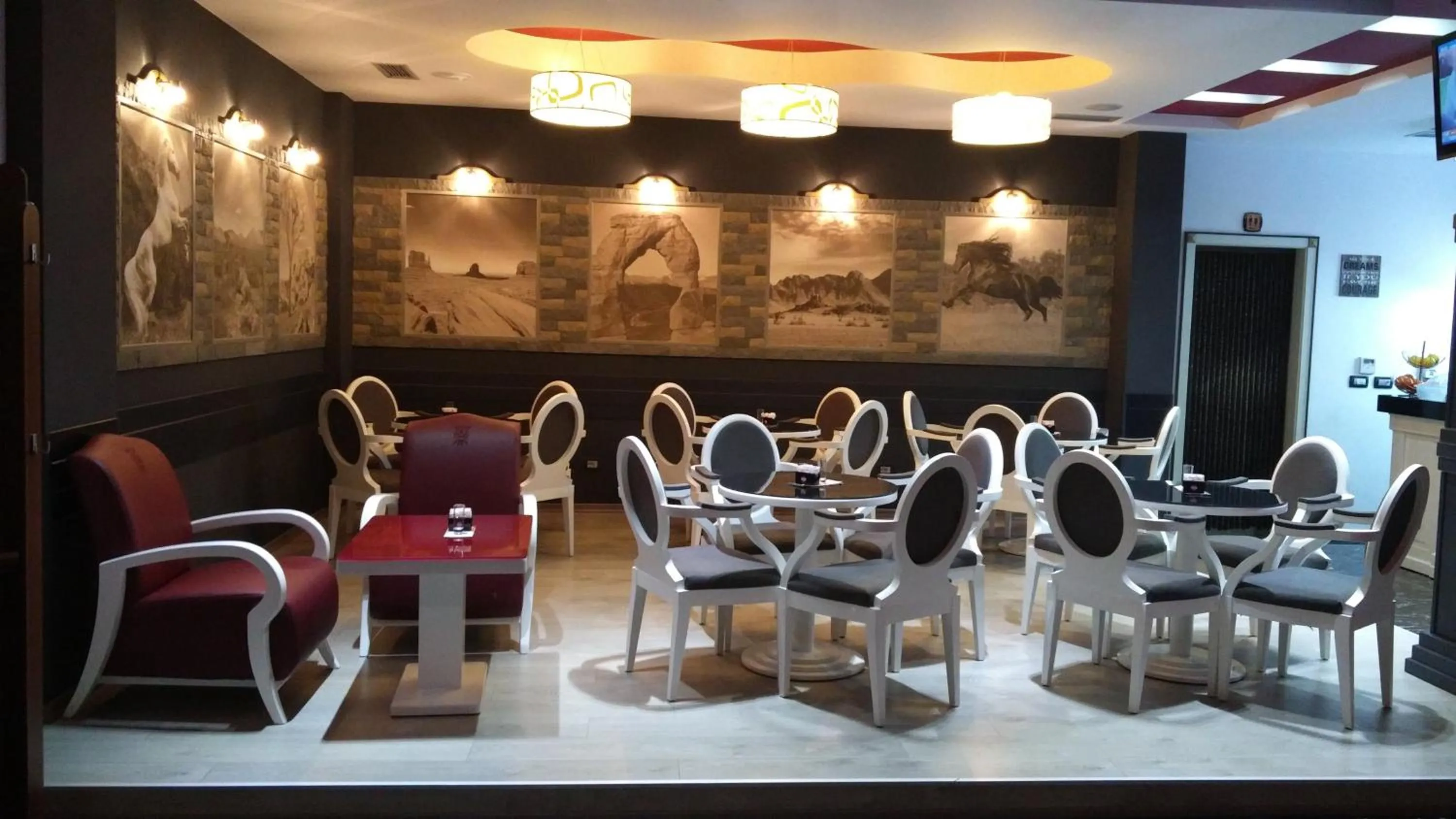 Lounge or bar in Hotel Mustang