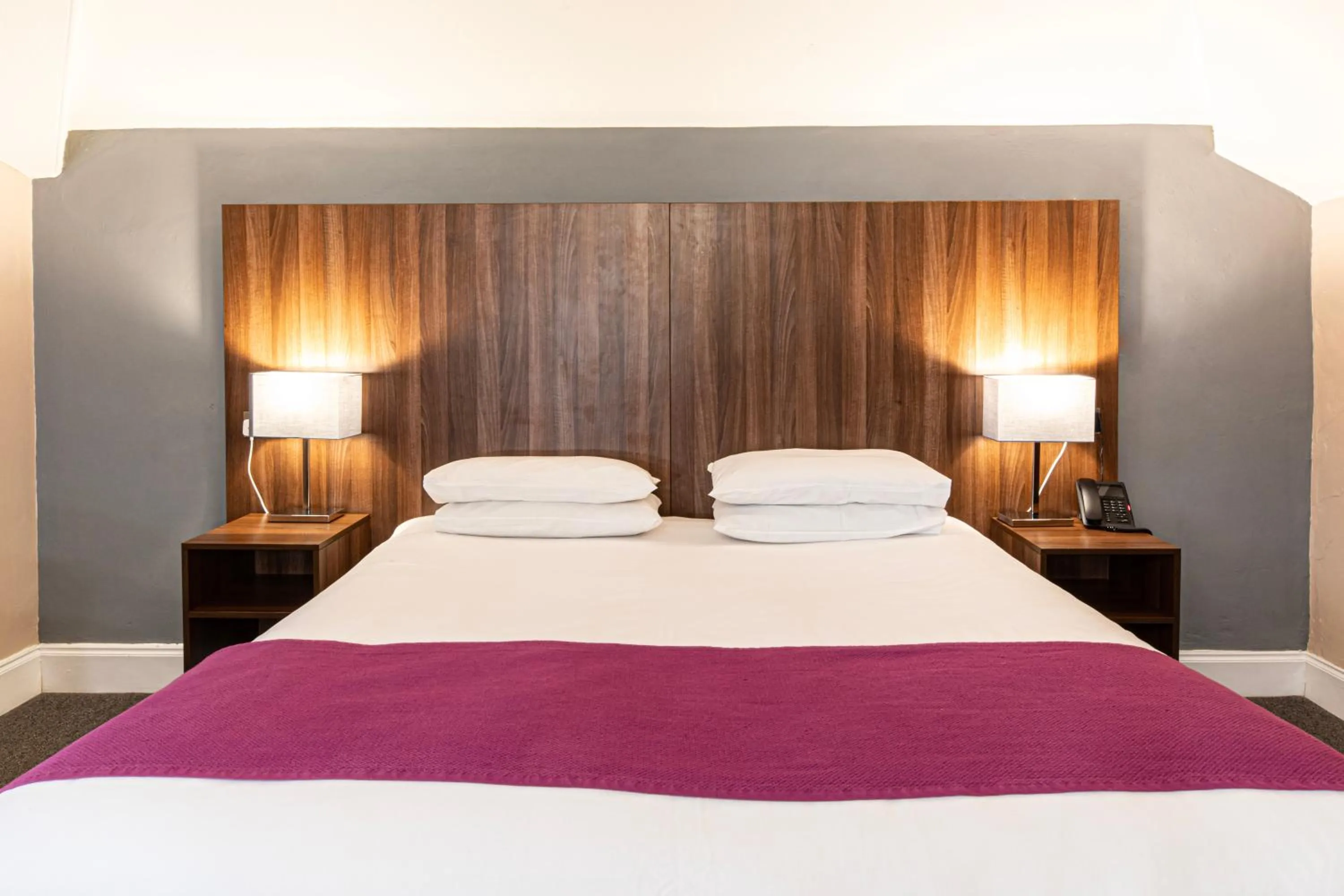 Bed in Springfield Hotel & Health Club