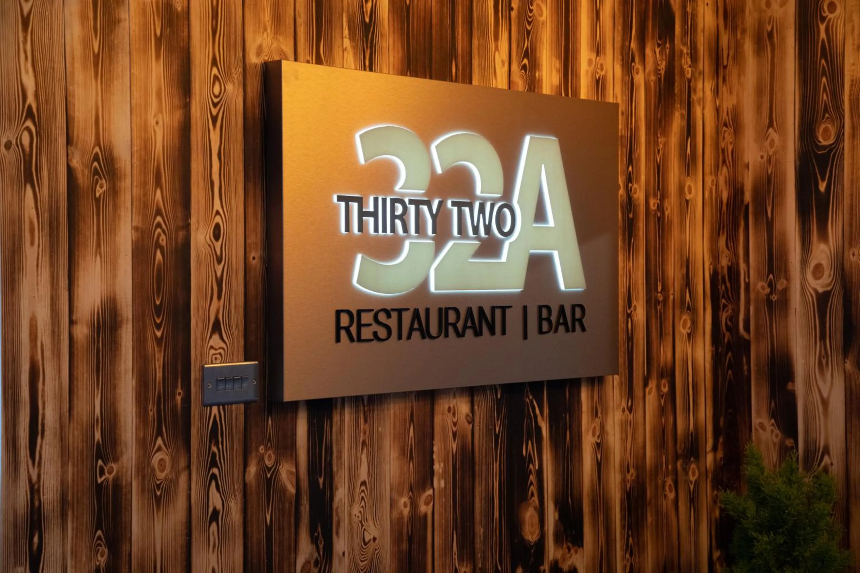 Restaurant/places to eat in Springfield Hotel & Health Club