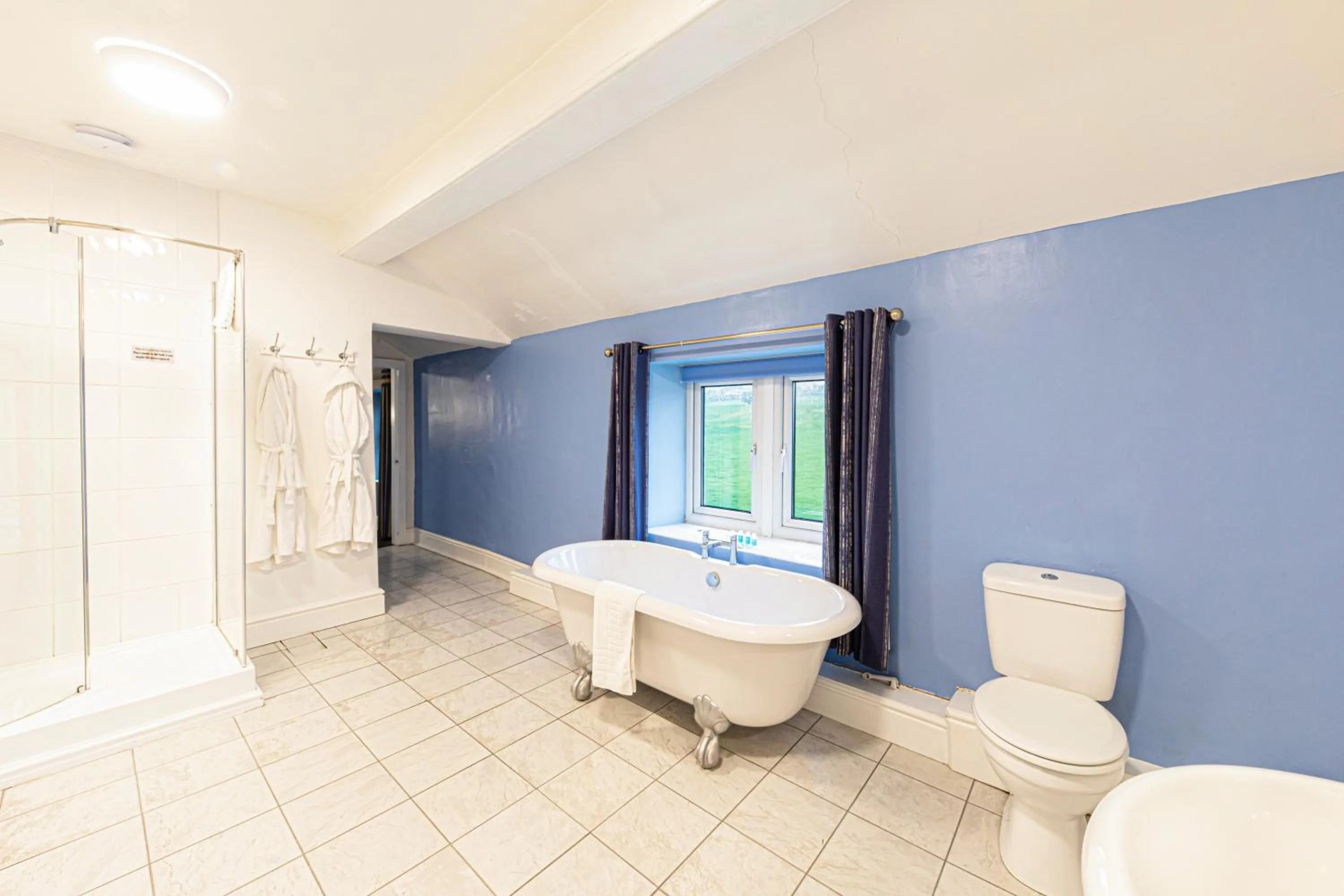 Shower in Springfield Hotel & Health Club