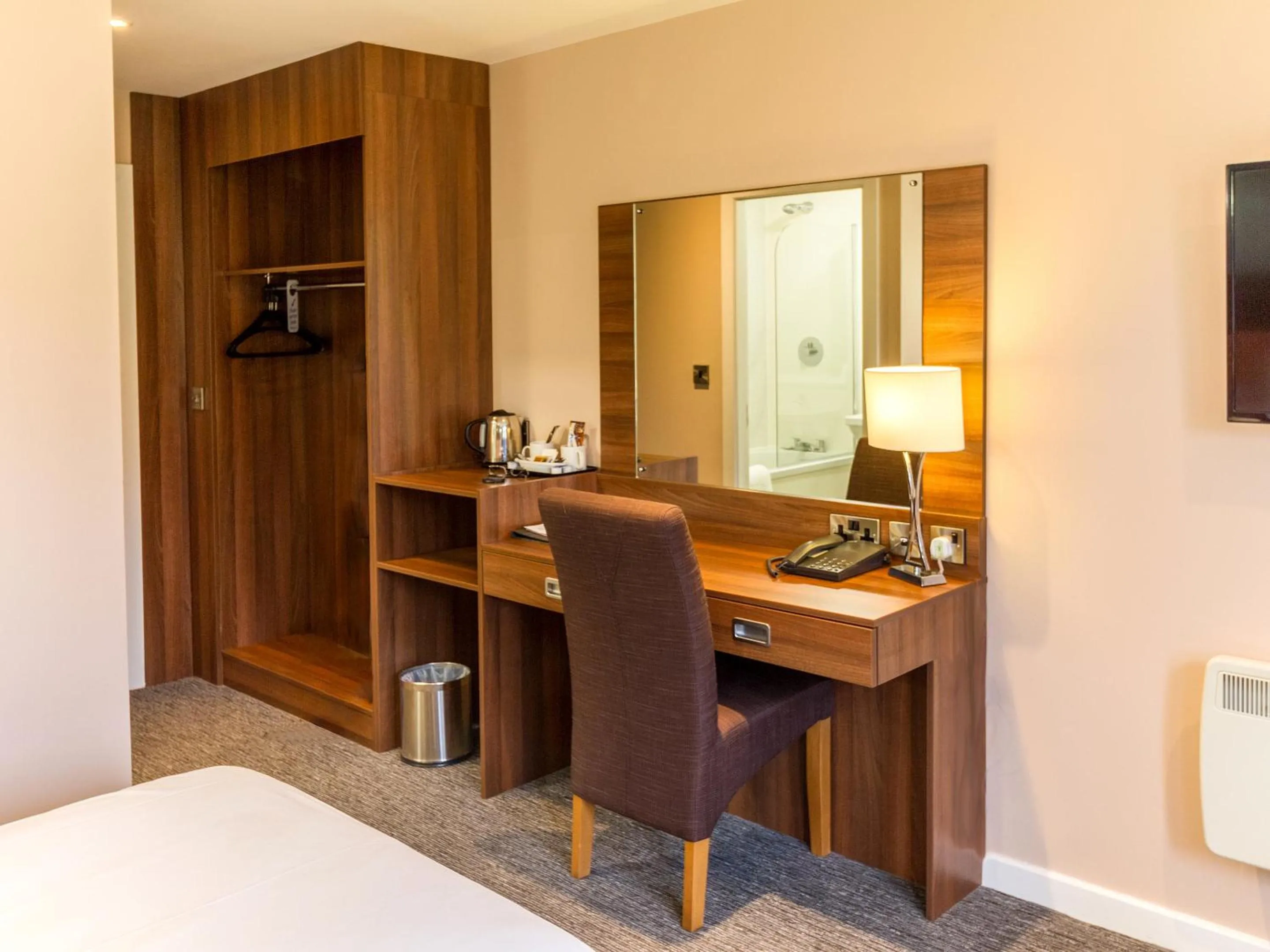 Bedroom, Bed in Springfield Hotel & Health Club