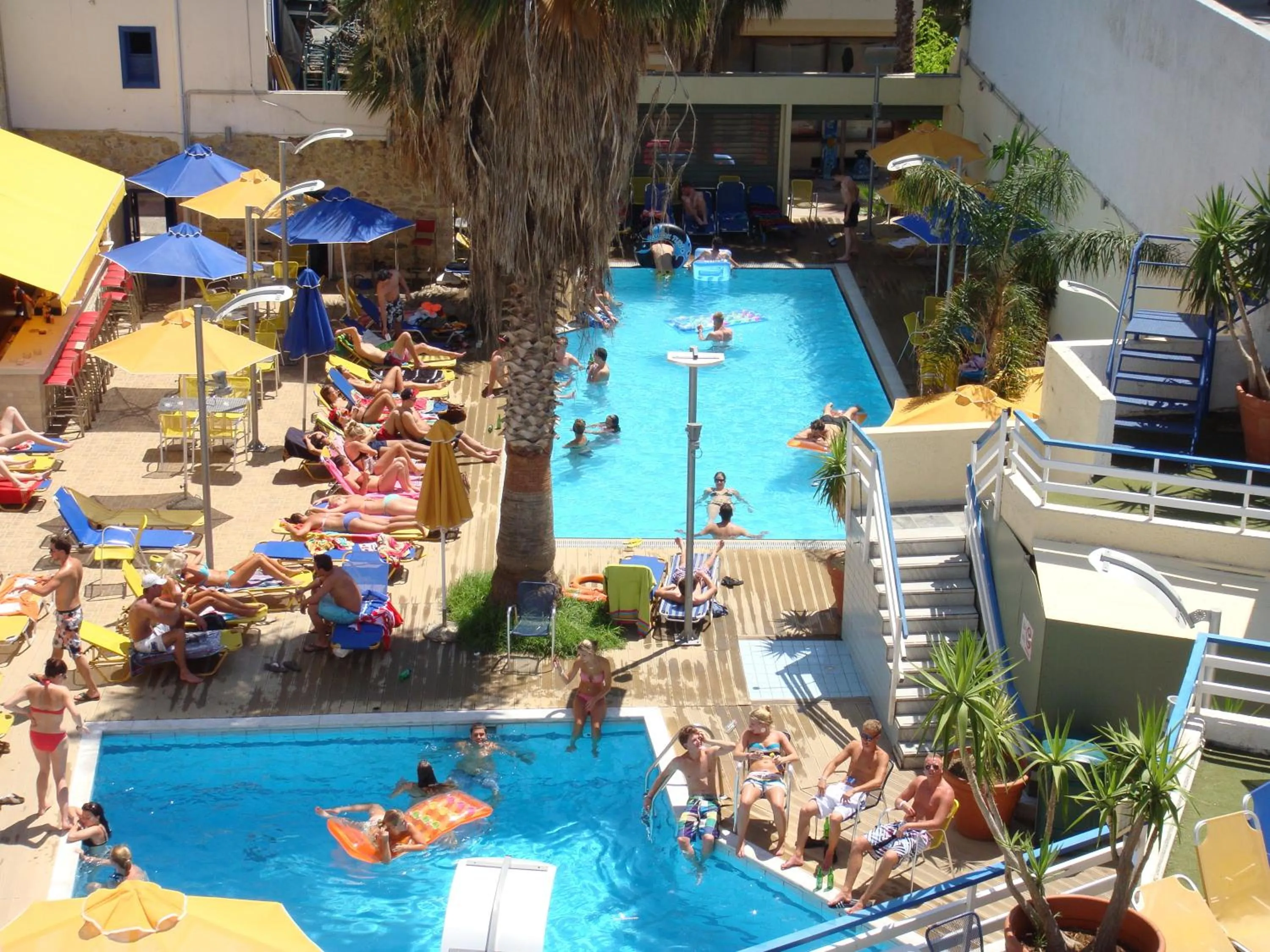 People in Kassavetis Center - Hotel Studios & Apartments