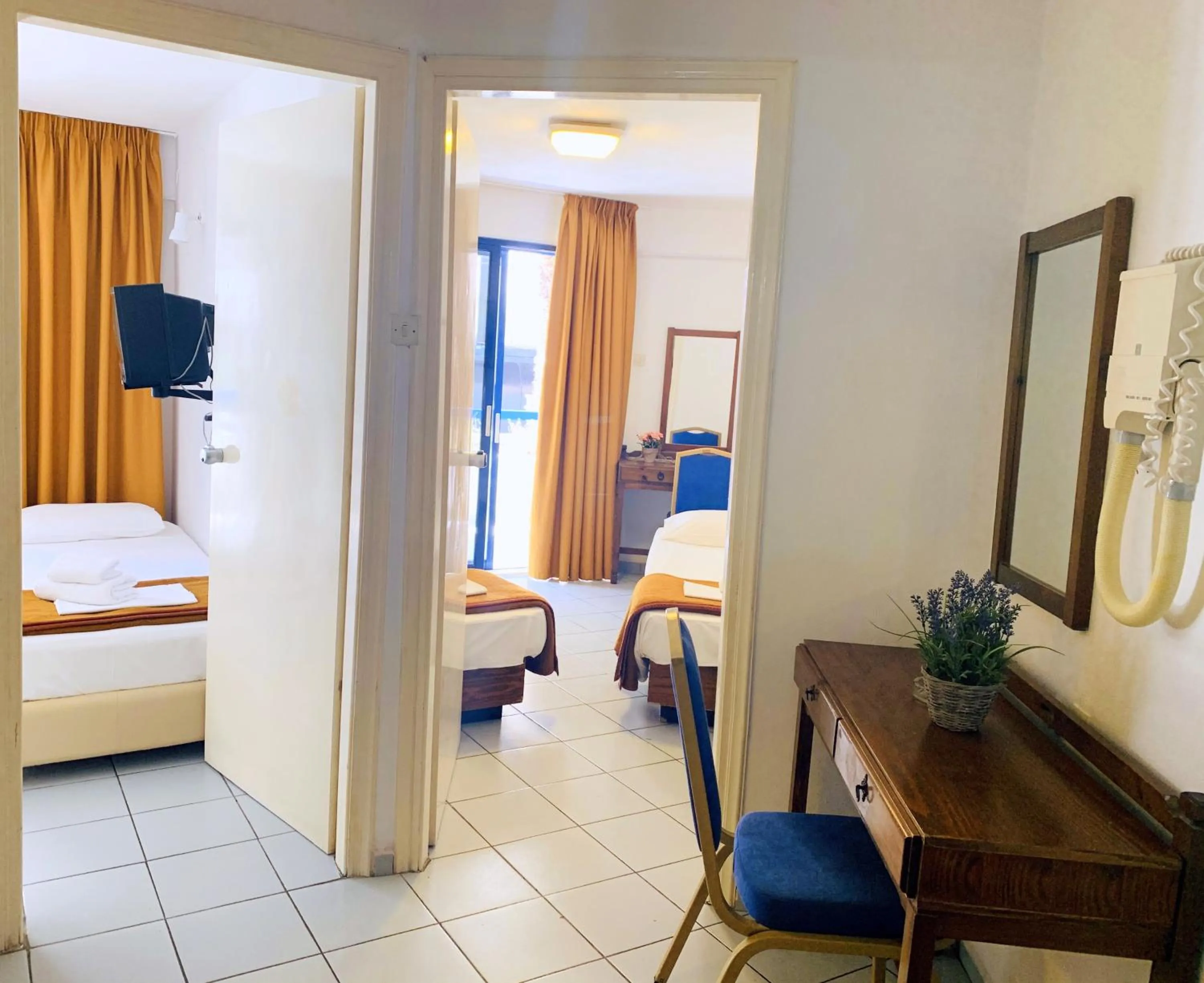 Bedroom, Bed in Kassavetis Center - Hotel Studios & Apartments