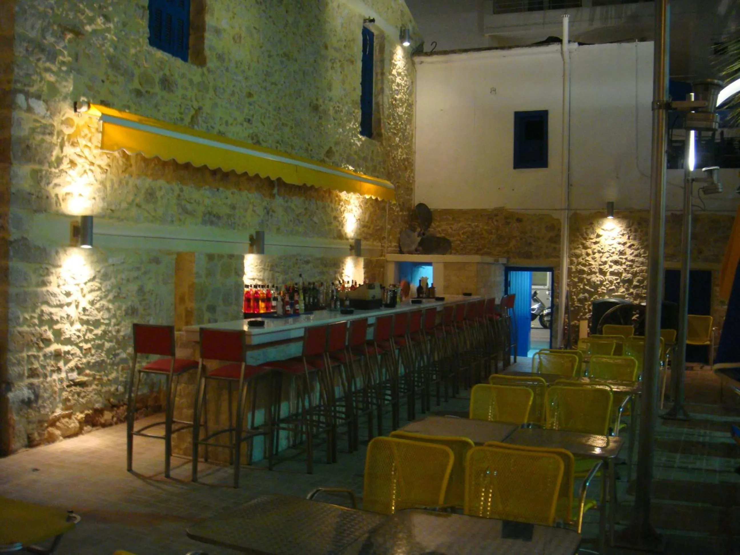 Lounge or bar in Kassavetis Center - Hotel Studios & Apartments