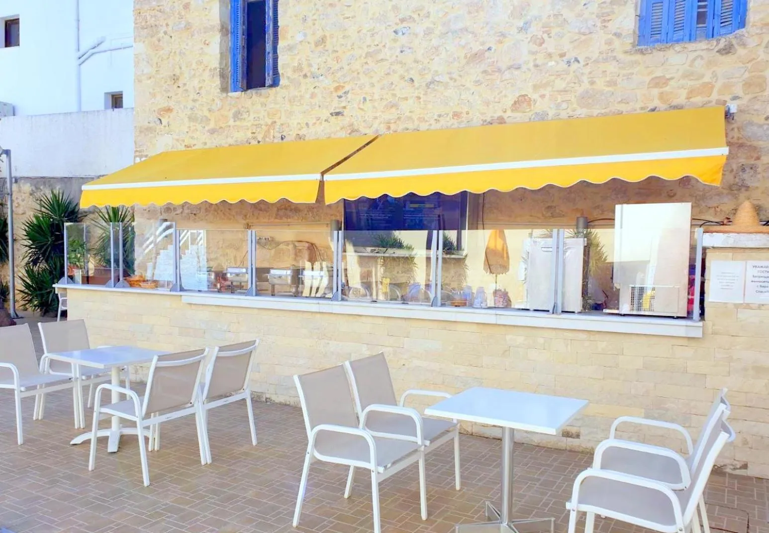 Property building in Kassavetis Center - Hotel Studios & Apartments