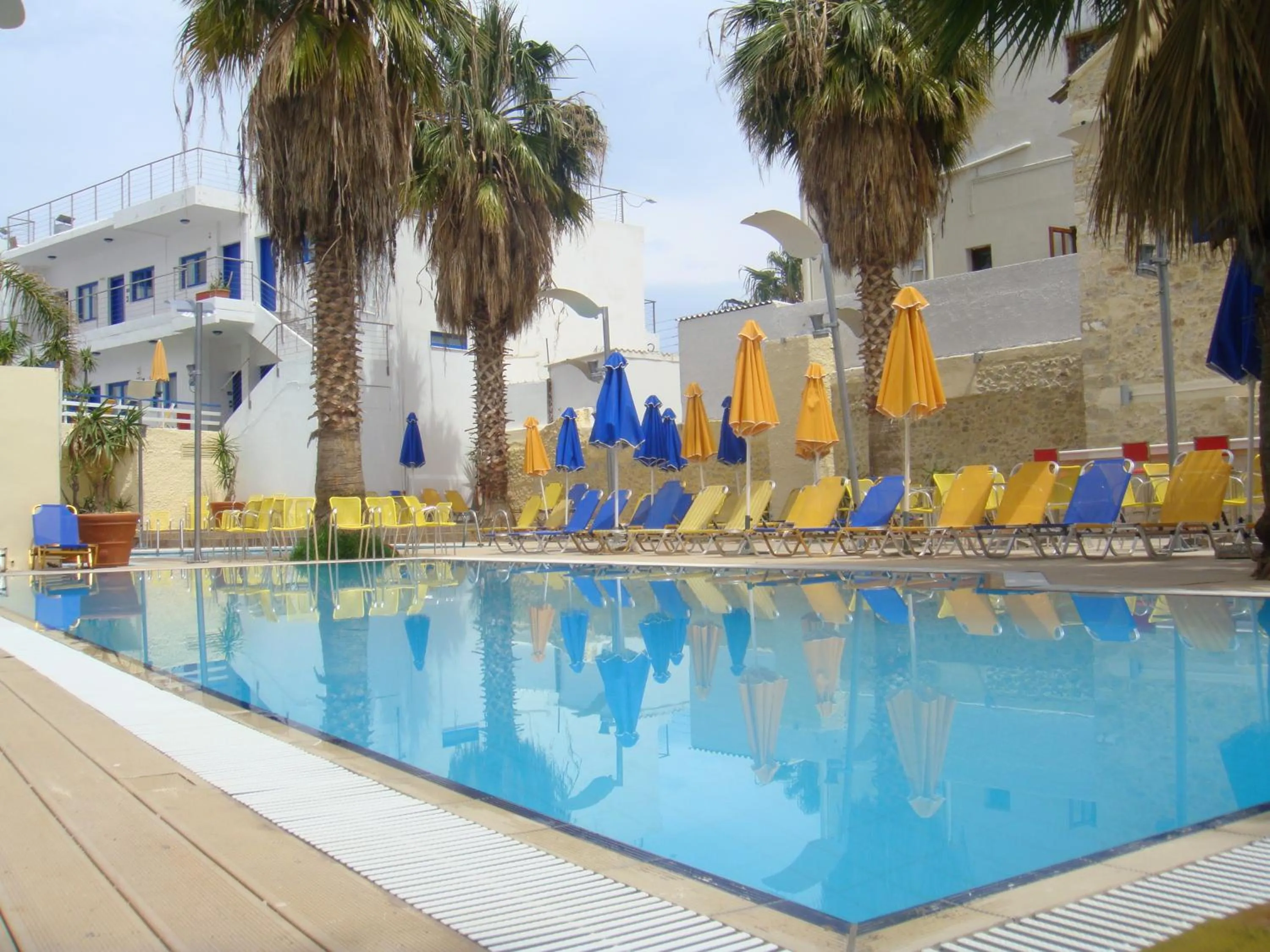 Property building in Kassavetis Center - Hotel Studios & Apartments