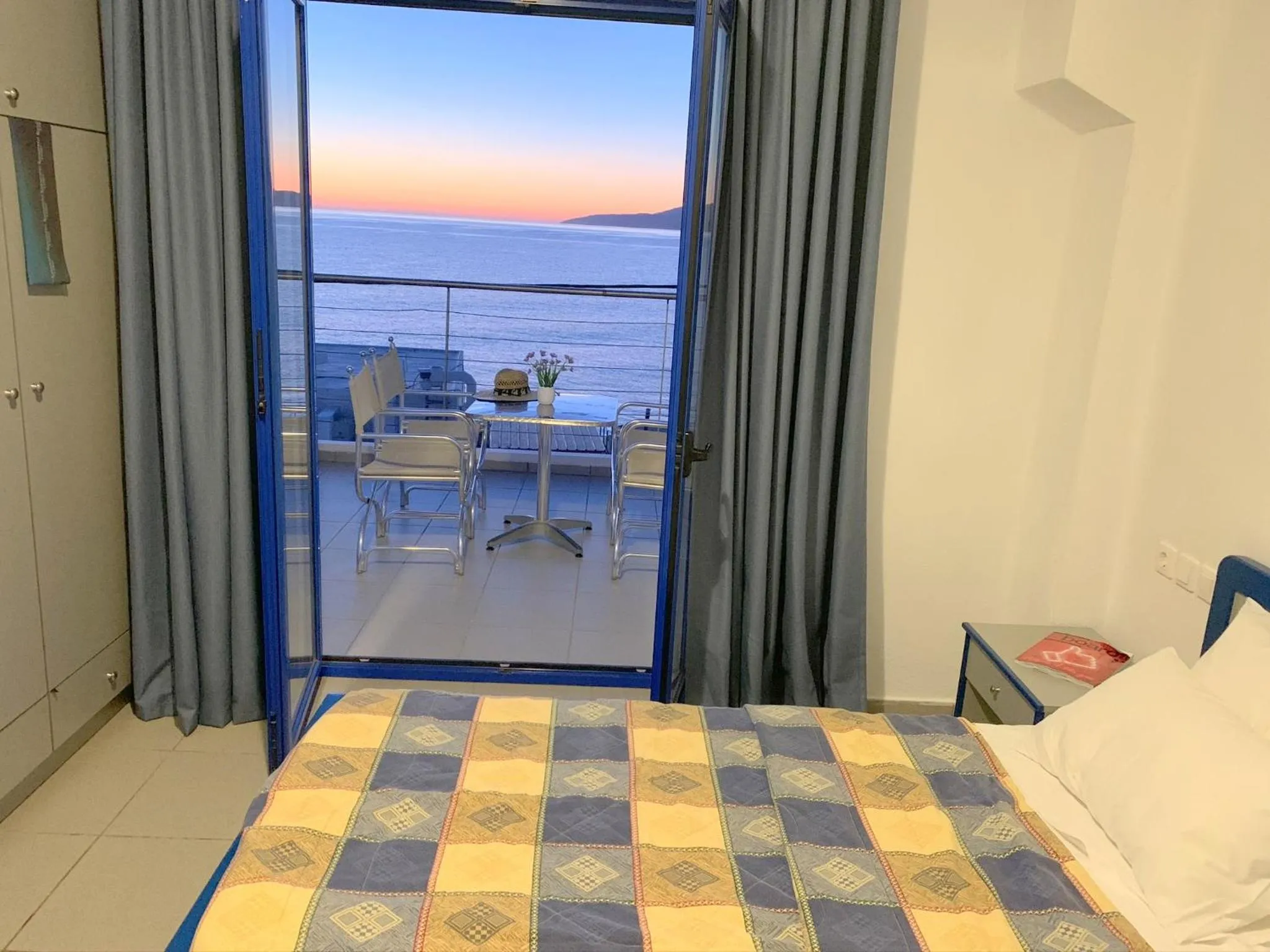 Bedroom, Bed in Kassavetis Center - Hotel Studios & Apartments