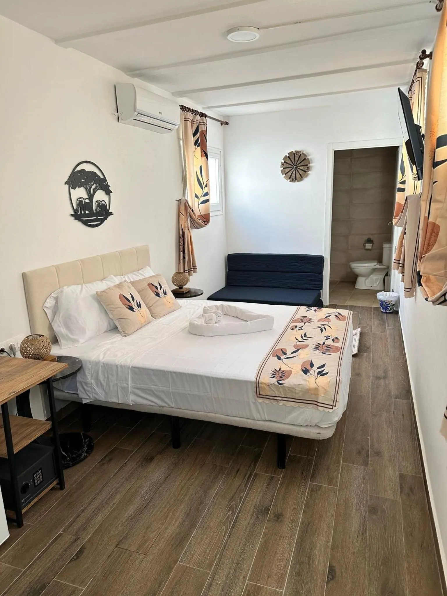 Photo of the whole room, Bed in Vilador Beach Hotel