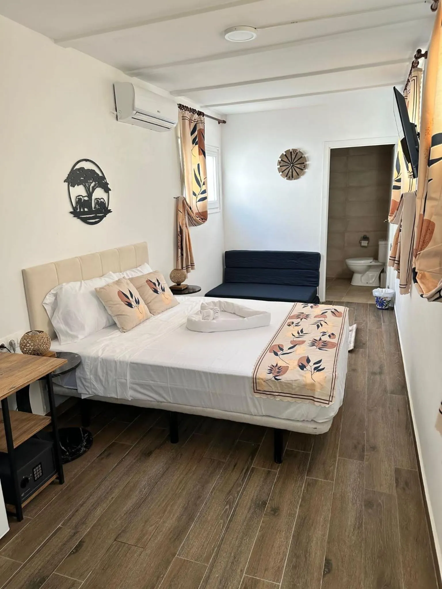 Photo of the whole room, Bed in Vilador Beach Hotel