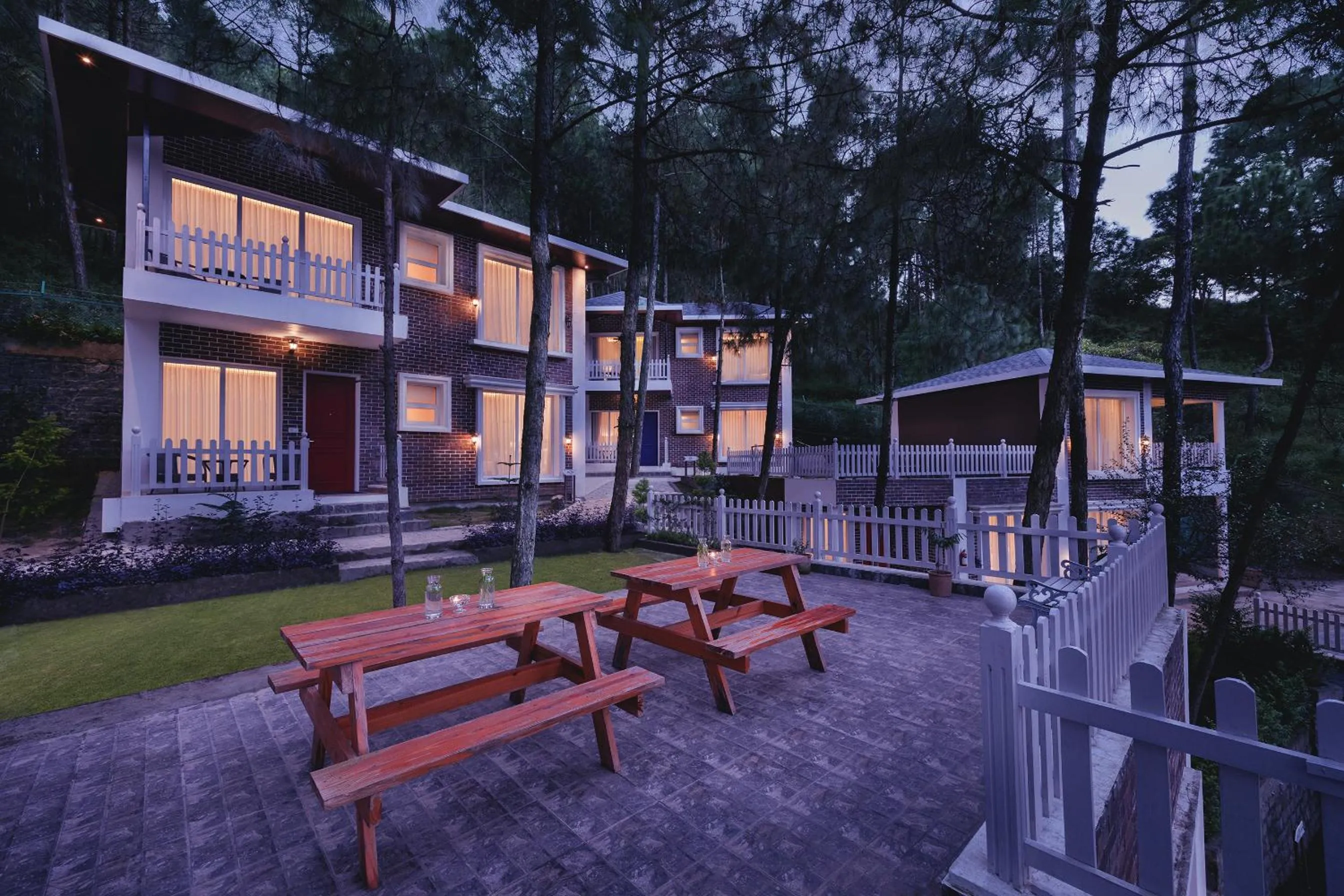 Garden in WelcomHeritage Santa Roza Kasauli