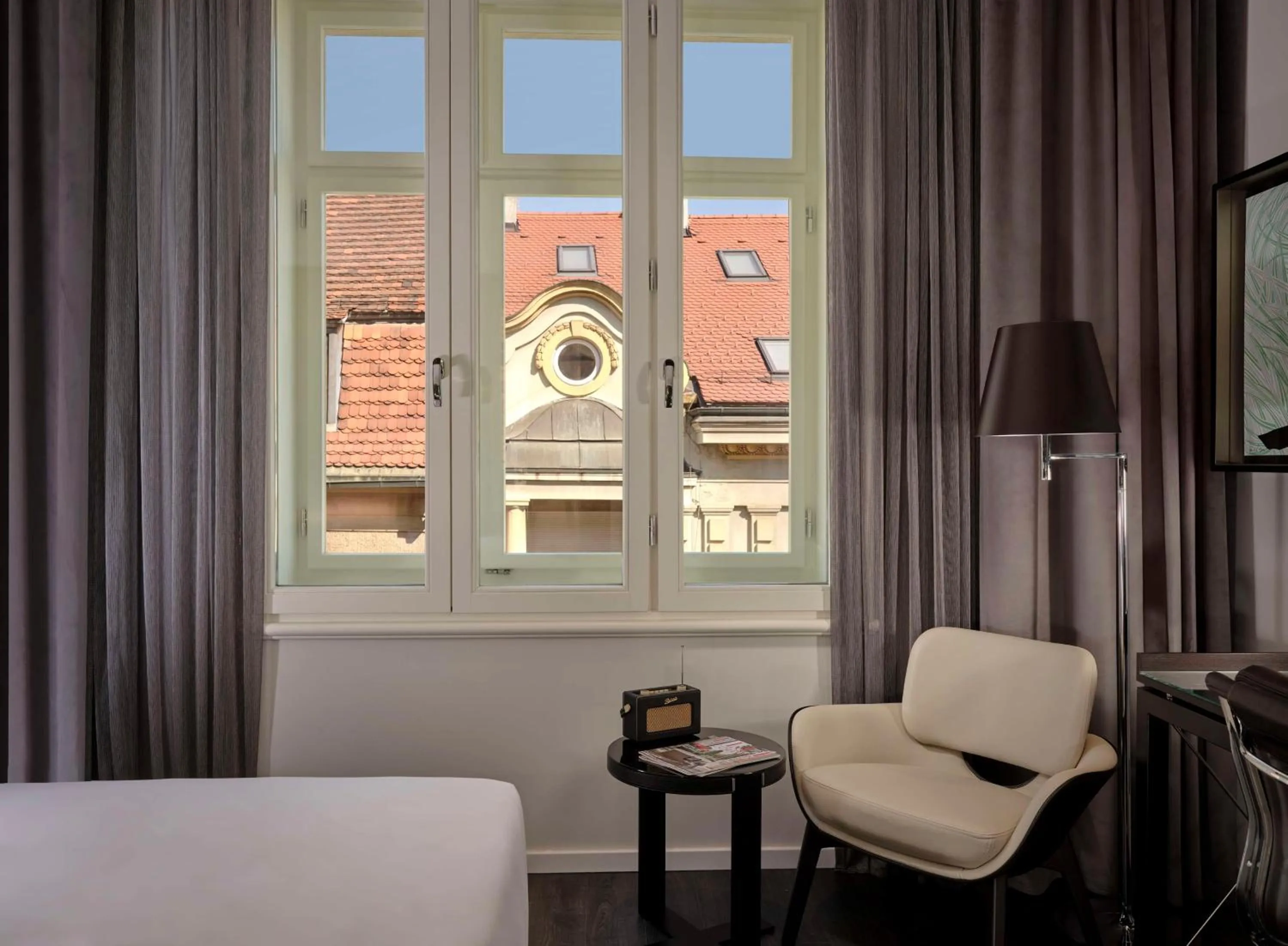 Bedroom, Bed in art'otel Zagreb, Powered by Radisson Hotels