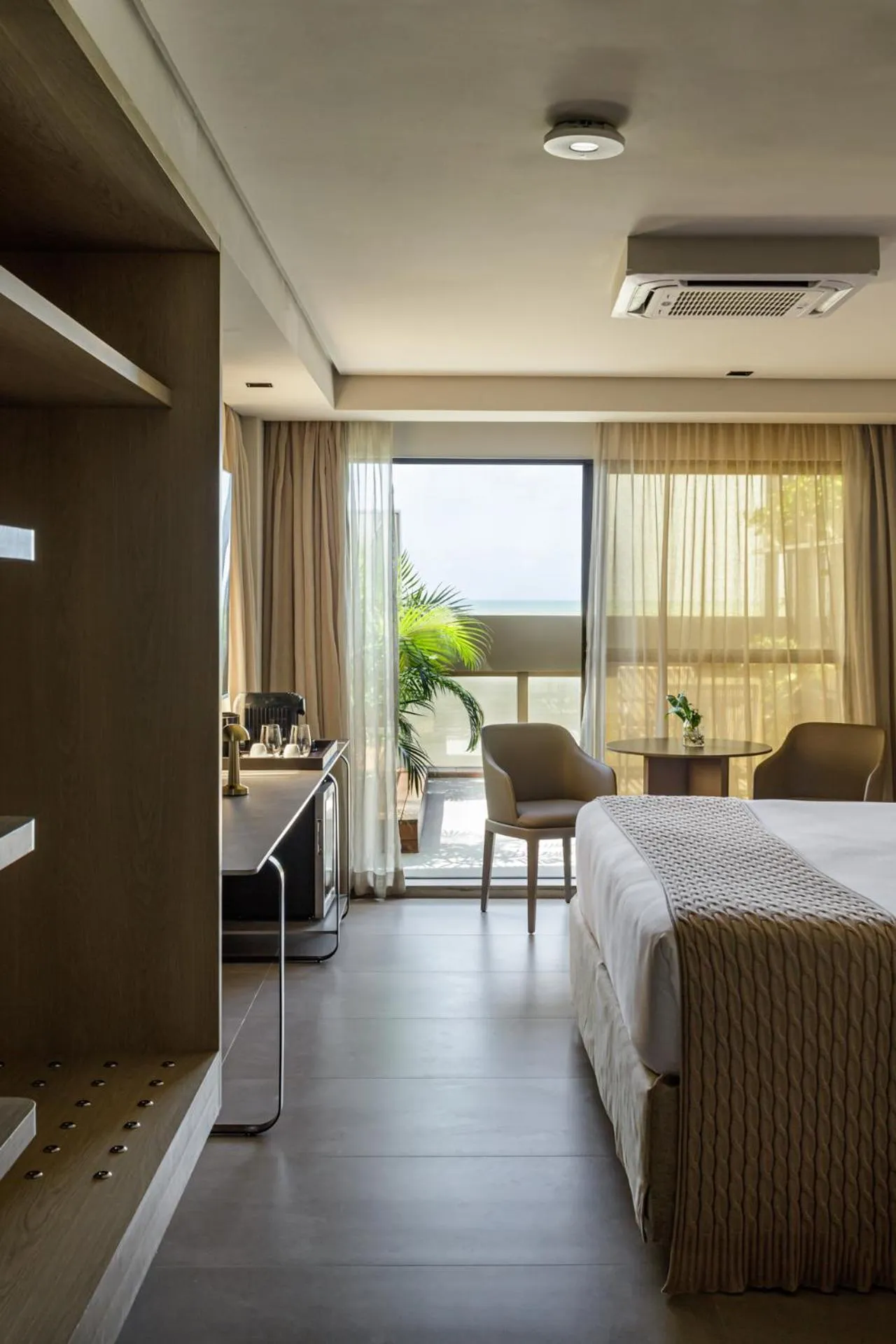 Bed in HCM - Hotel Corais de Manaira