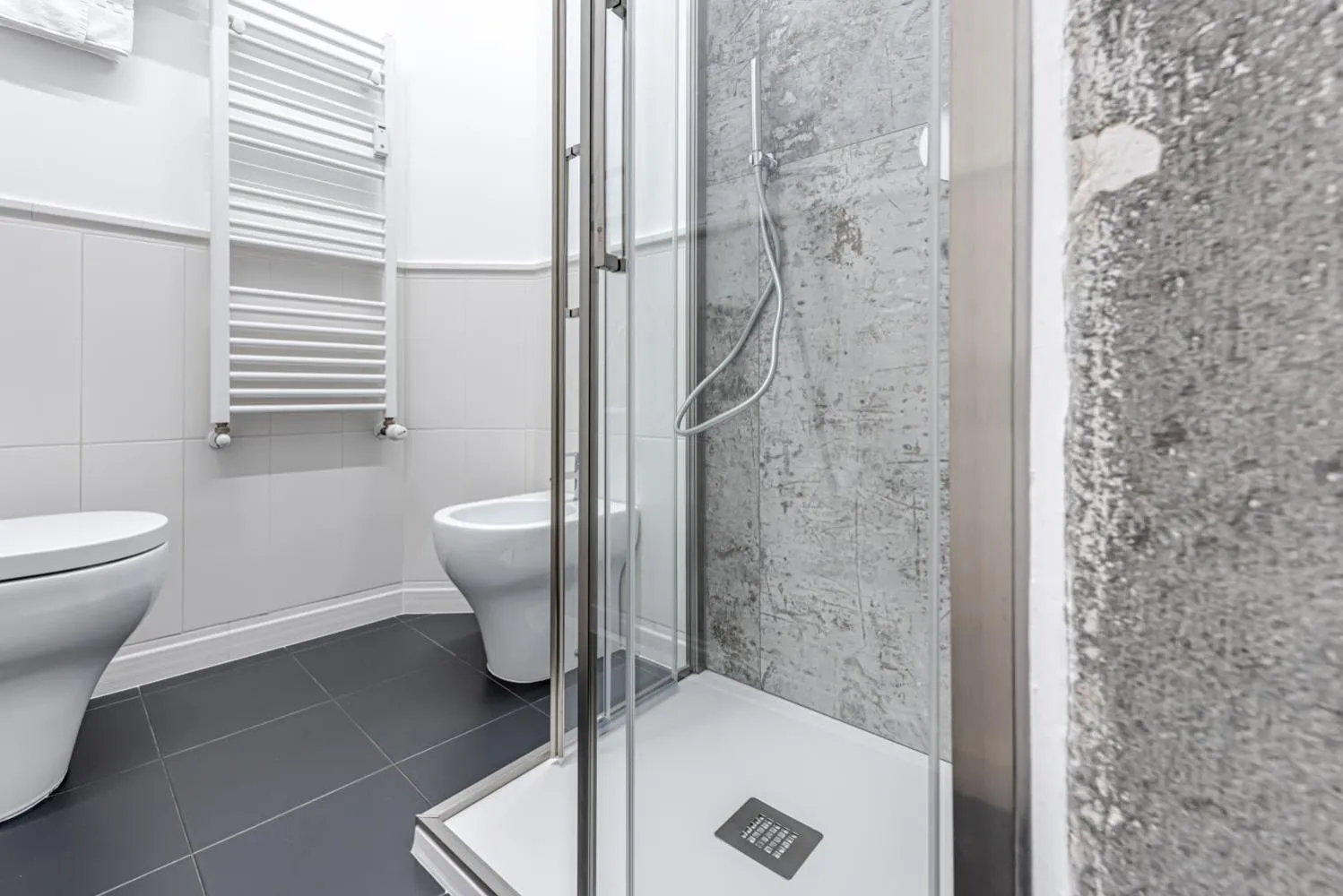 Shower in Guicciardini 24