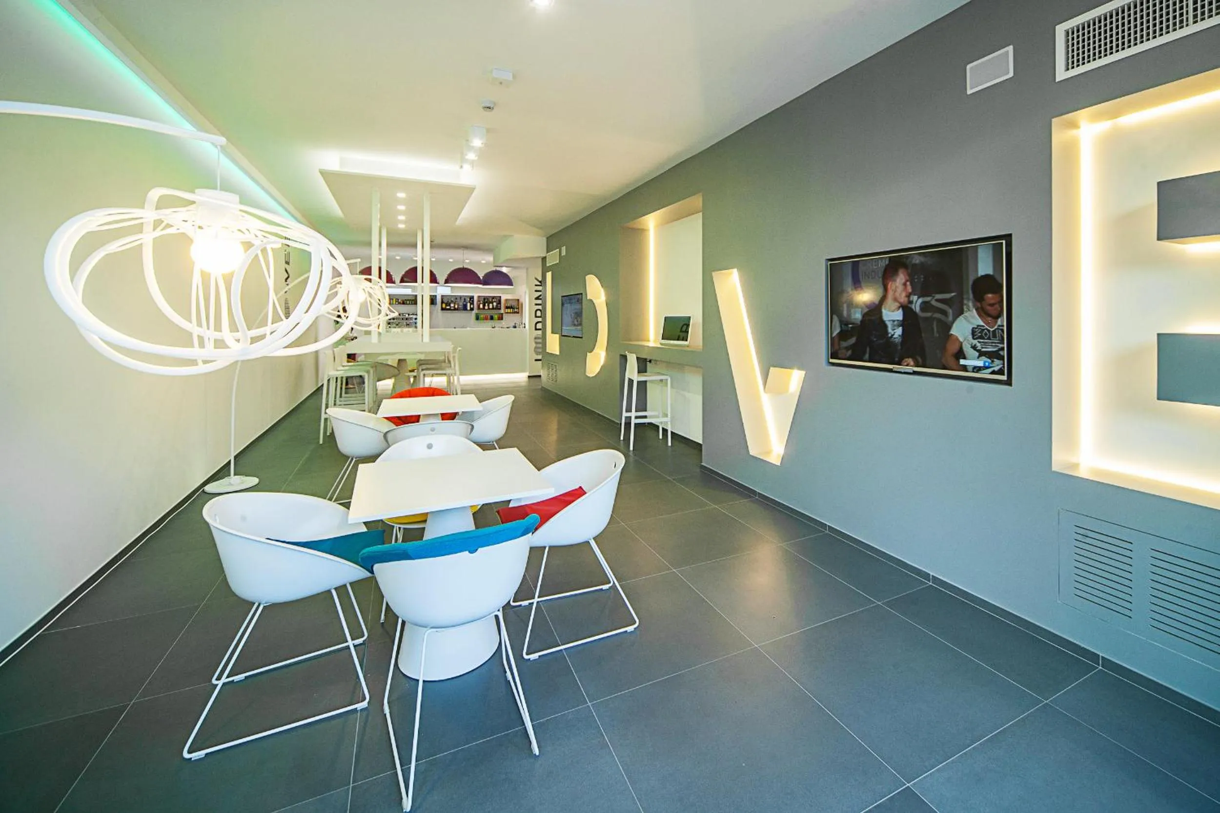 Restaurant/places to eat in Love Boat Hotel - The Original