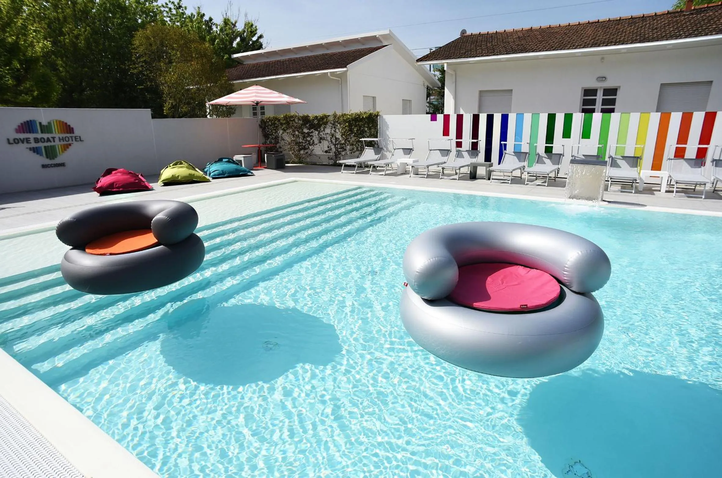 Swimming pool in Love Boat Hotel - The Original