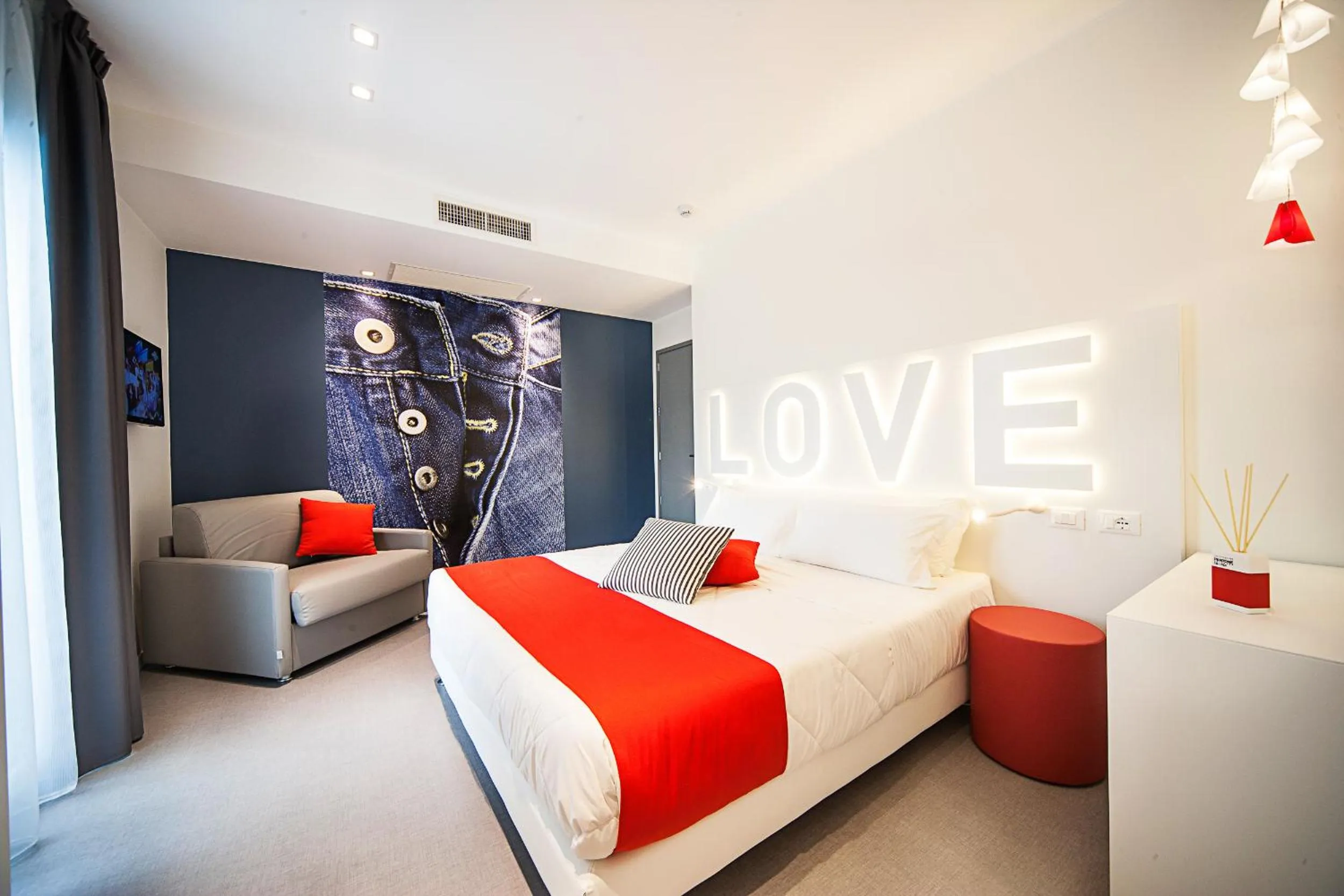 Photo of the whole room, Bed in Love Boat Hotel - The Original