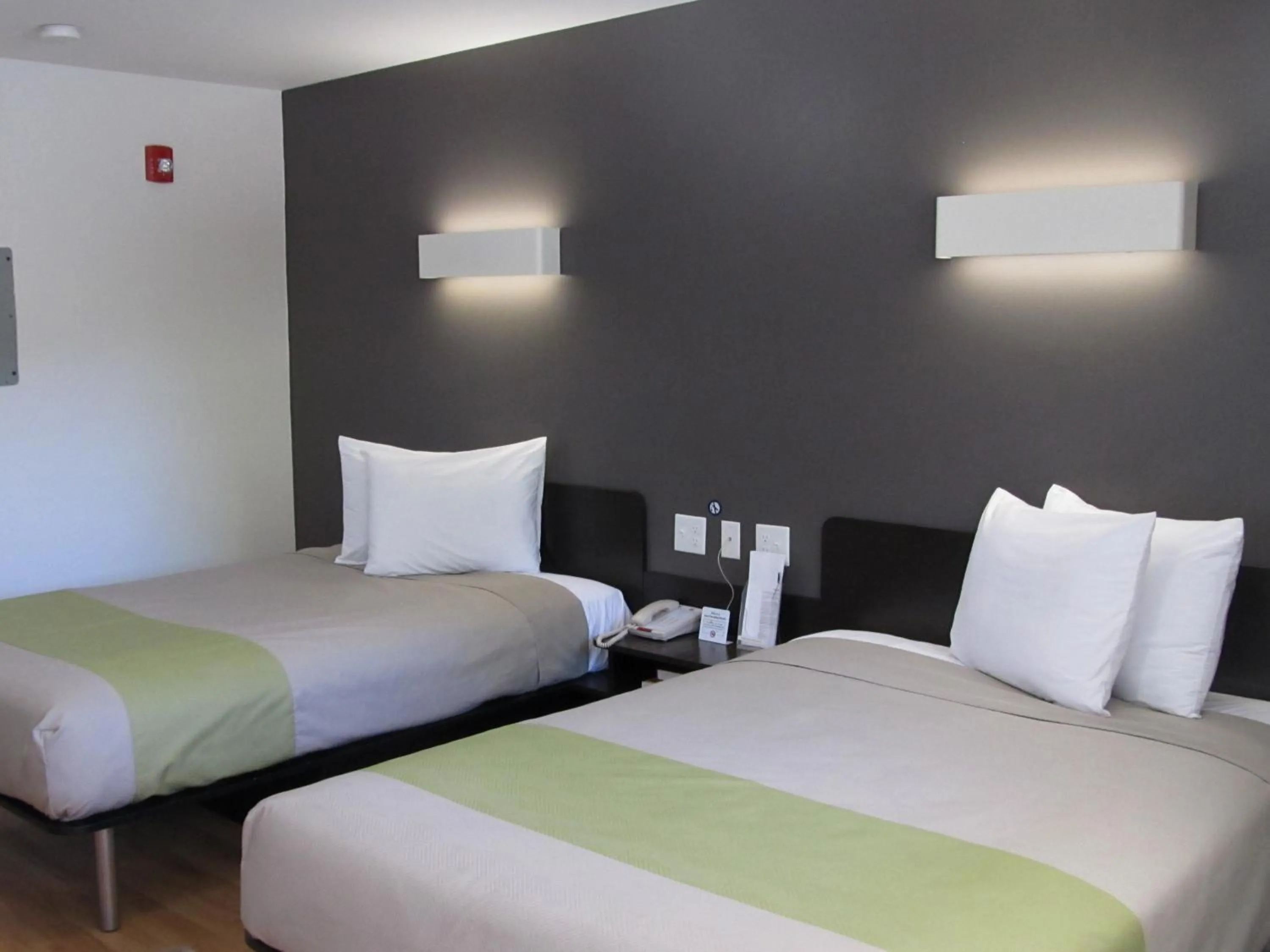 Bedroom, Bed in Studio 6-Atlanta, GA - Chamblee