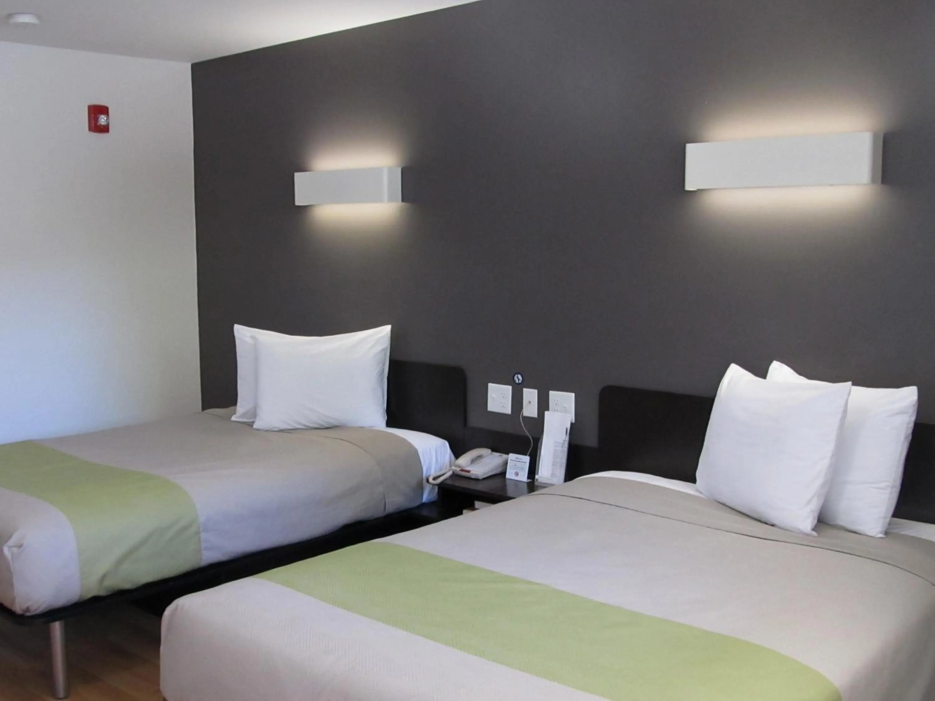 Bedroom, Bed in Studio 6-Atlanta, GA - Chamblee