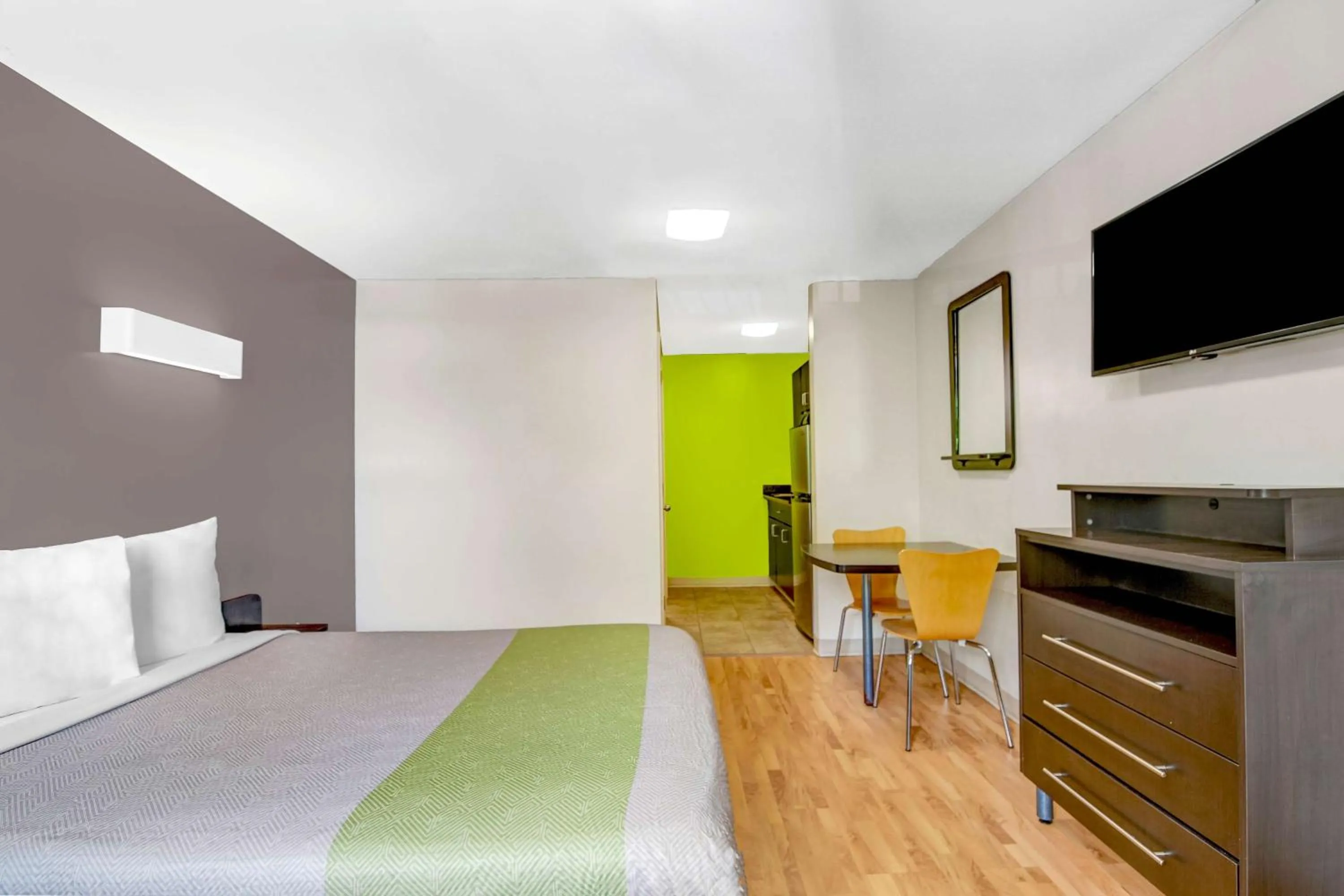 Bedroom, Bed in Studio 6-Atlanta, GA - Chamblee