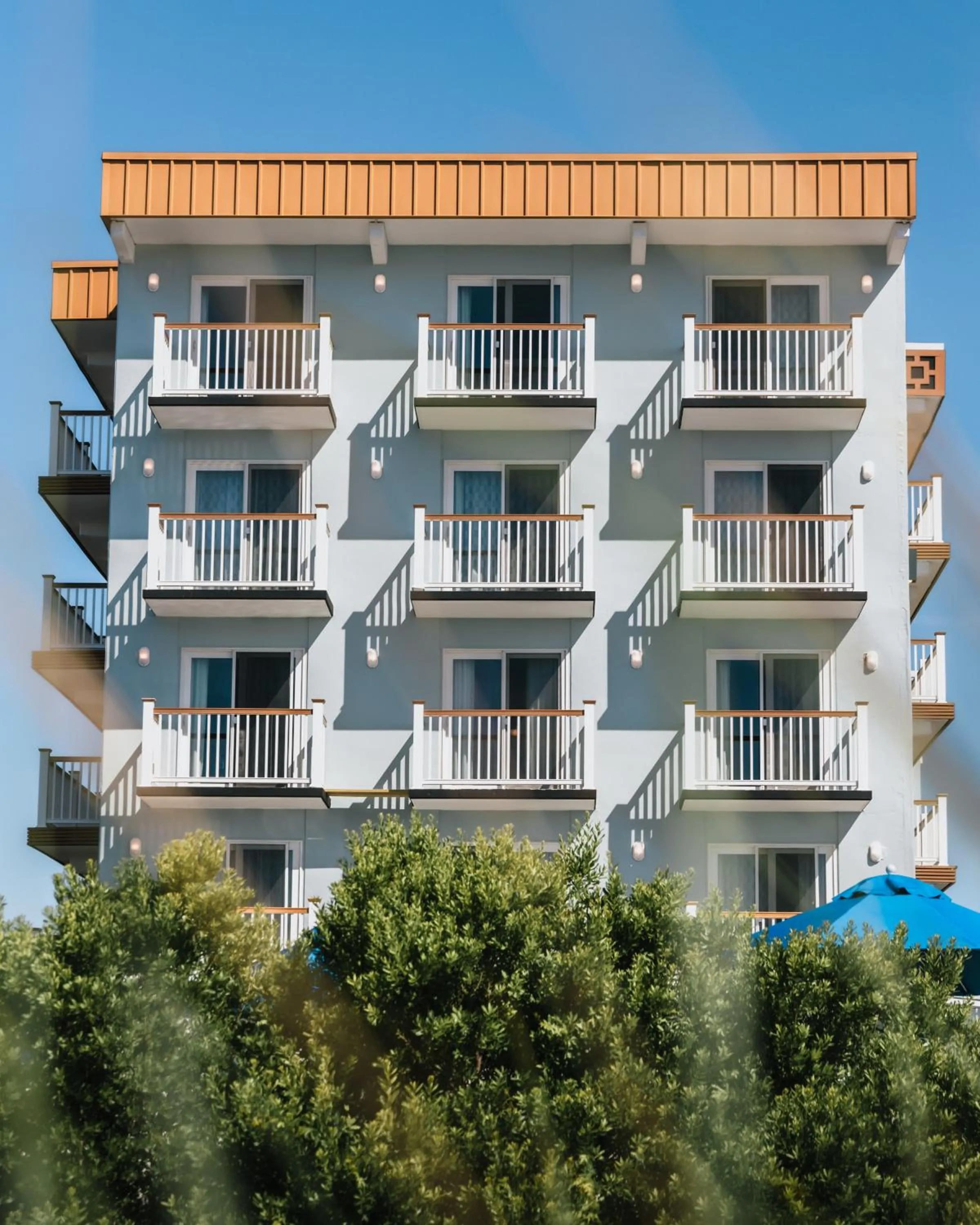 Property building in Mahalo Diamond Beach Resort