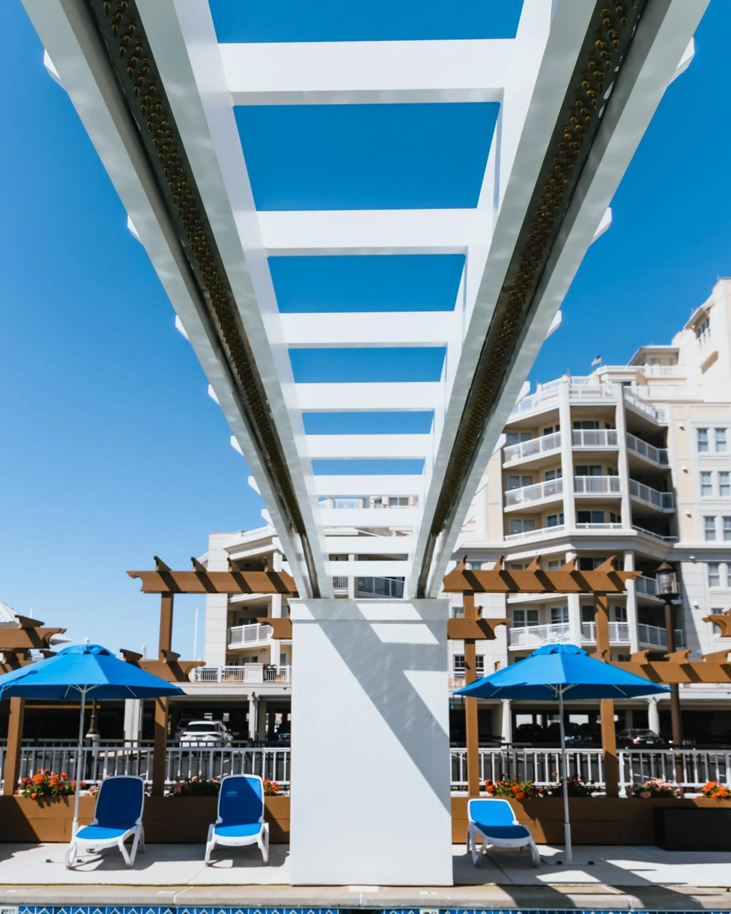 Swimming pool in Mahalo Diamond Beach Resort