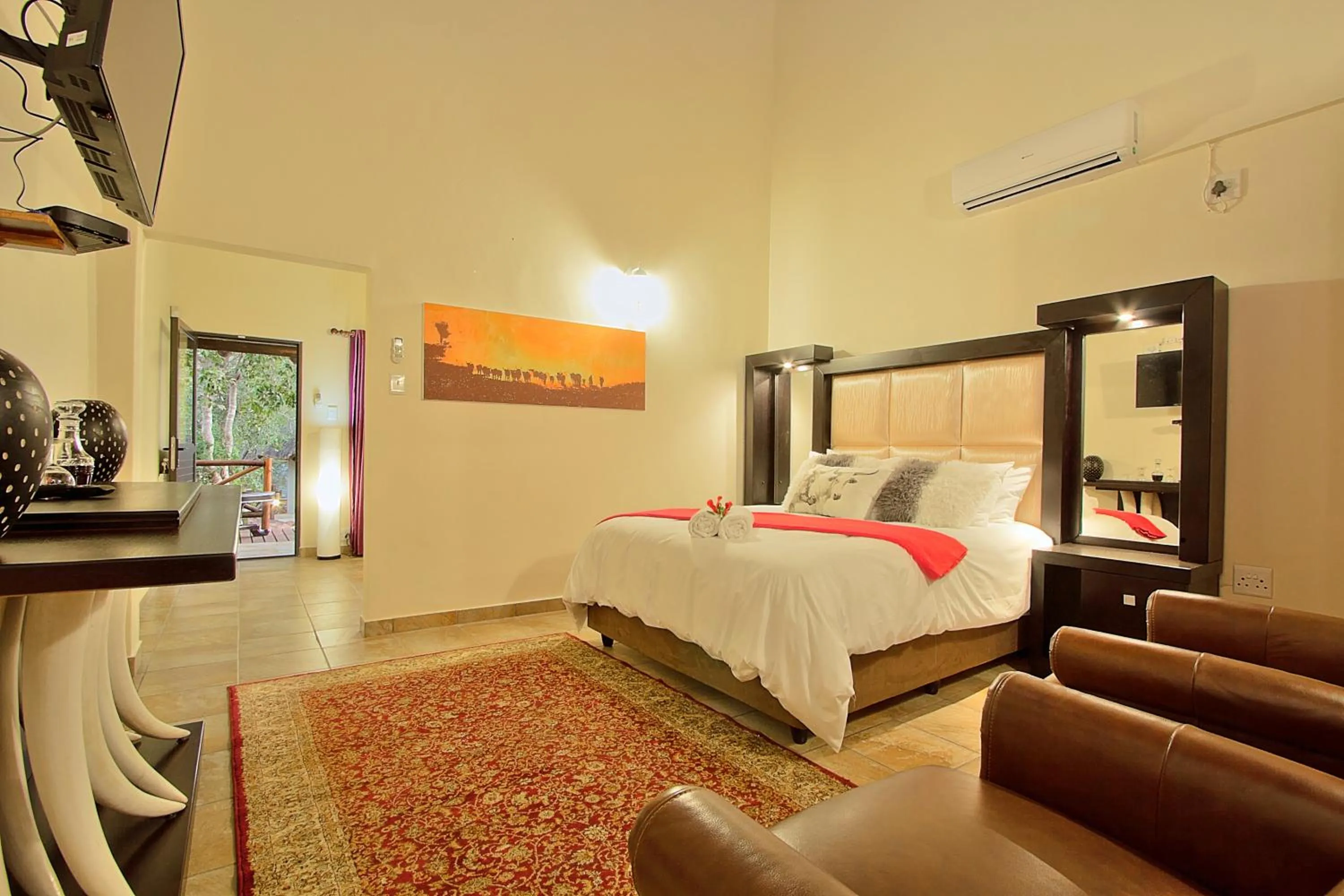 Seating area, Bed in Royal Marlothi Kruger Safari Lodge and Spa