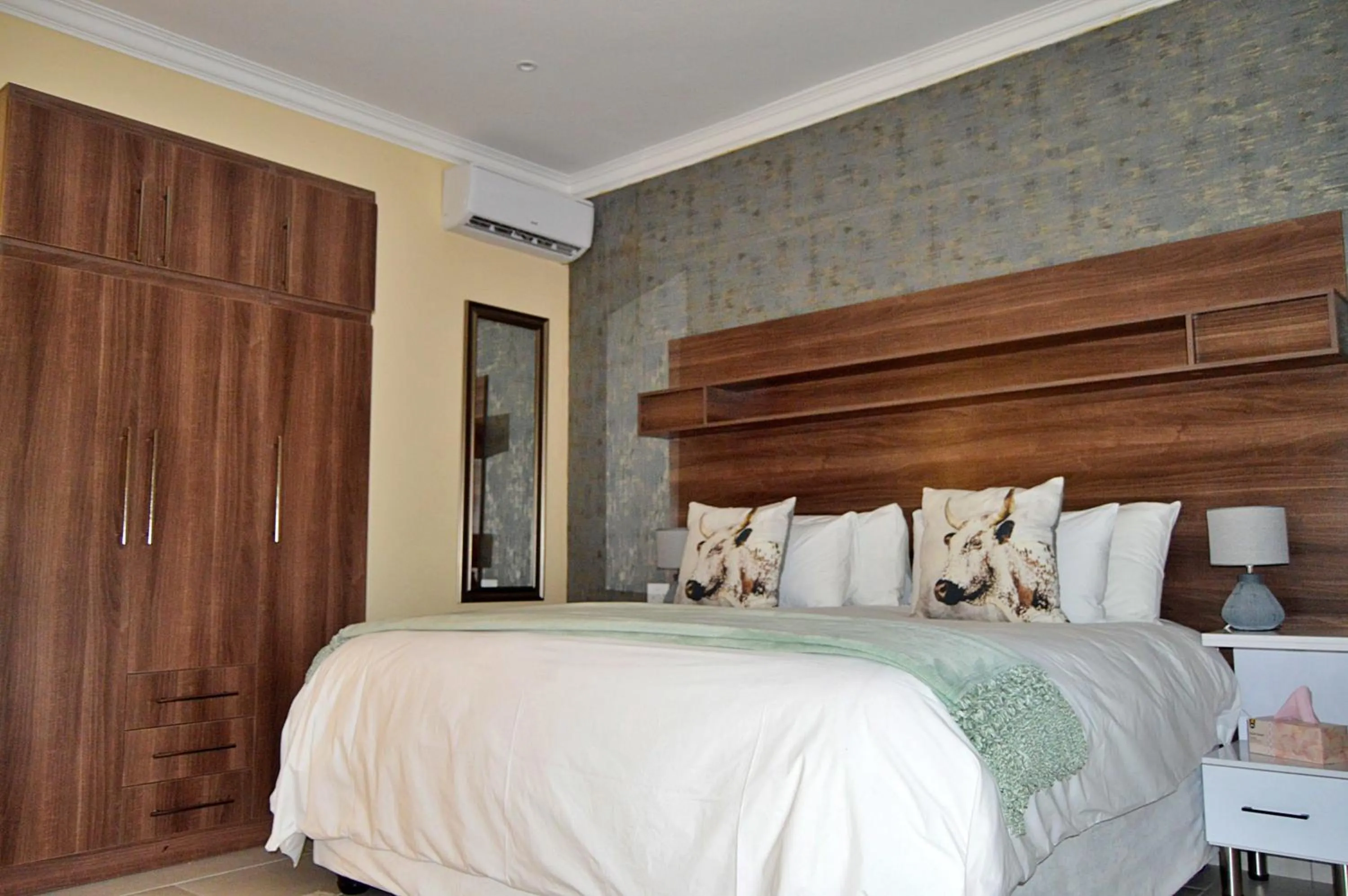 Bed in Royal Marlothi Kruger Safari Lodge and Spa