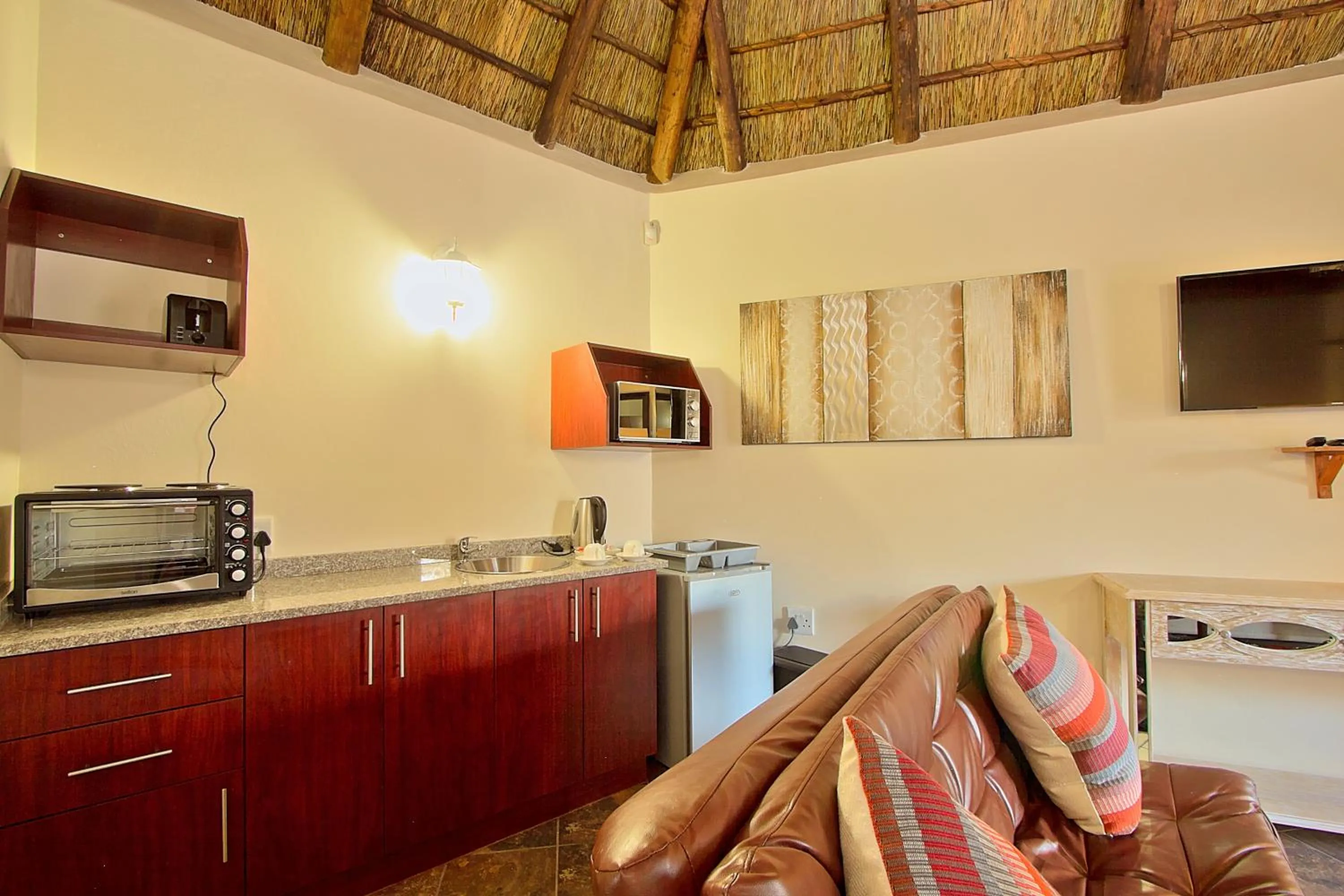 Kitchen or kitchenette in Royal Marlothi Kruger Safari Lodge and Spa