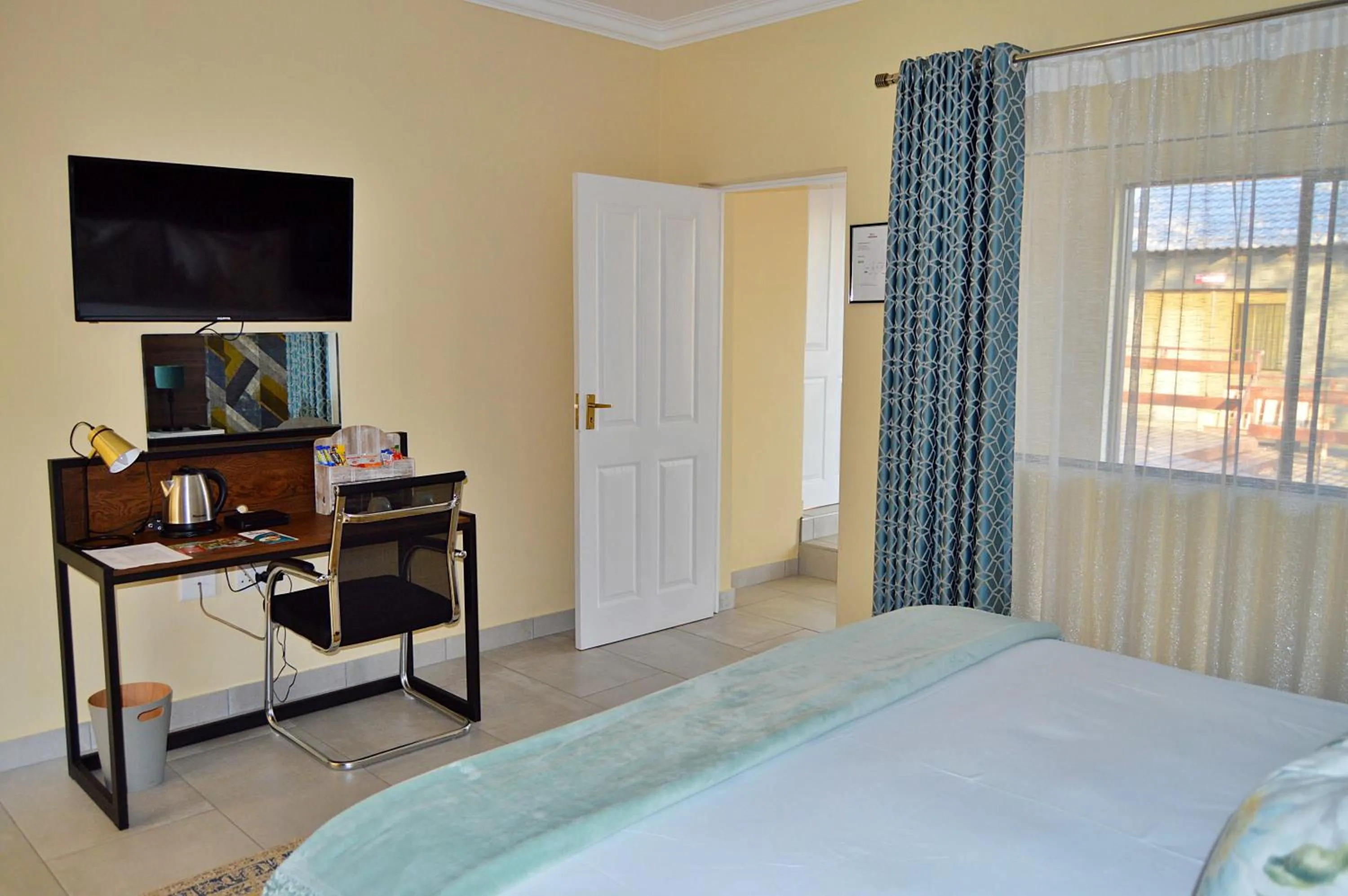 Bed in Royal Marlothi Kruger Safari Lodge and Spa