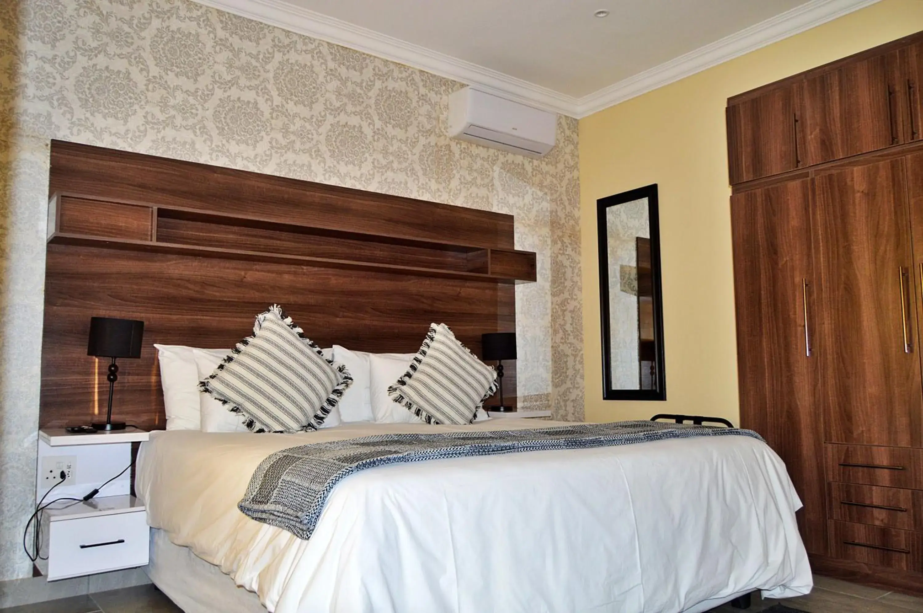 Luxury King Room in Royal Marlothi Kruger Safari Lodge and Spa Luxury King Room in Royal Marlothi Kruger Safari Lodge and Spa