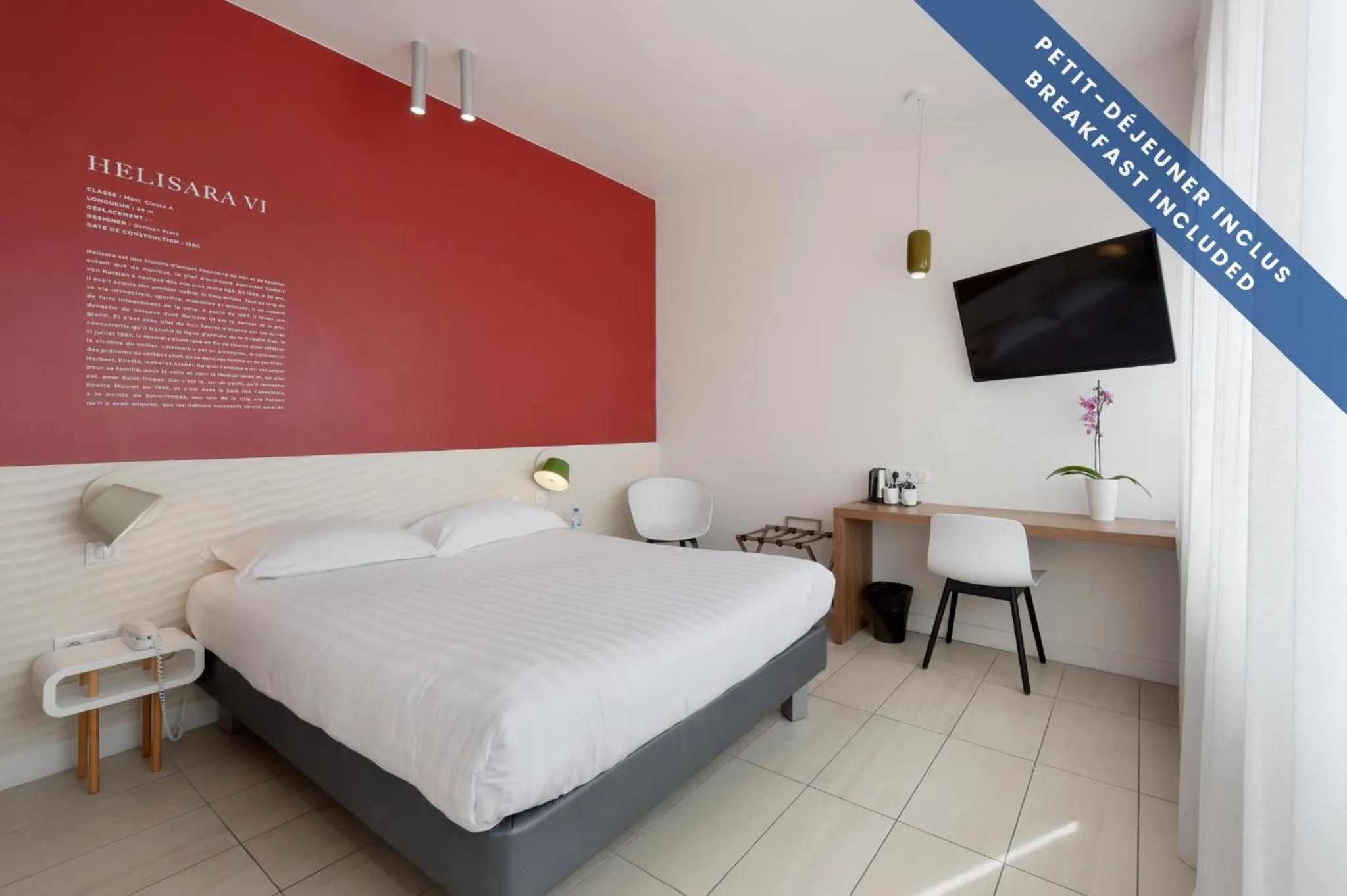 Bed in Hôtel Les Voiles