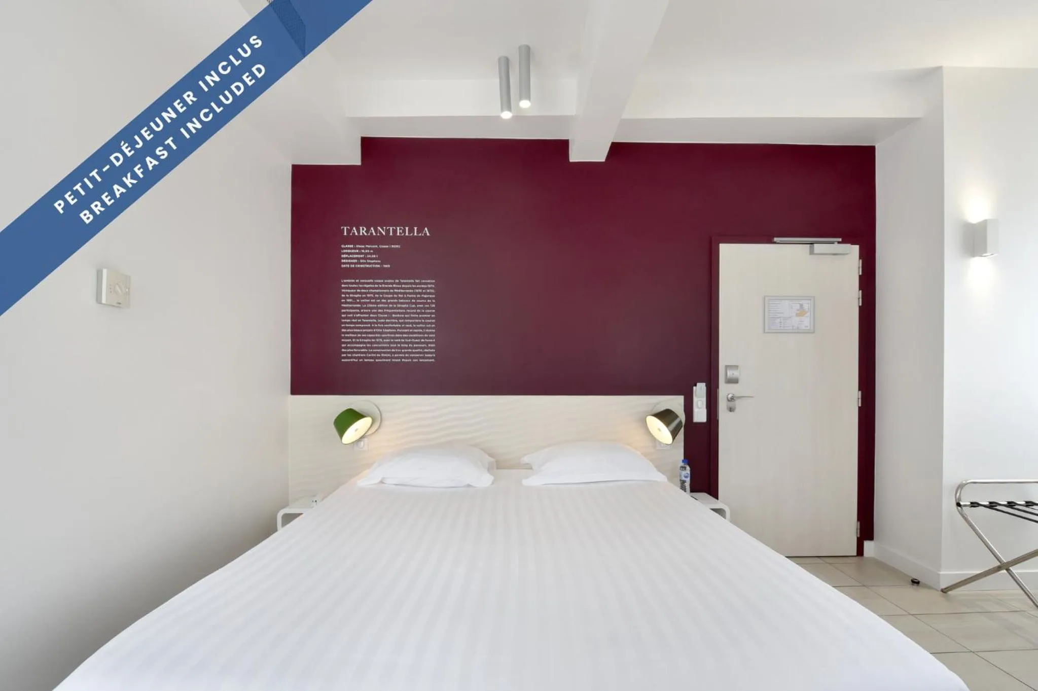 Bed in Hôtel Les Voiles