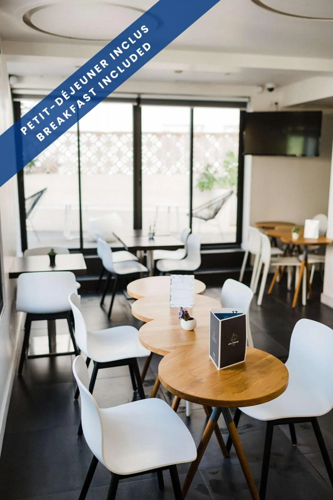 Seating area in Hôtel Les Voiles