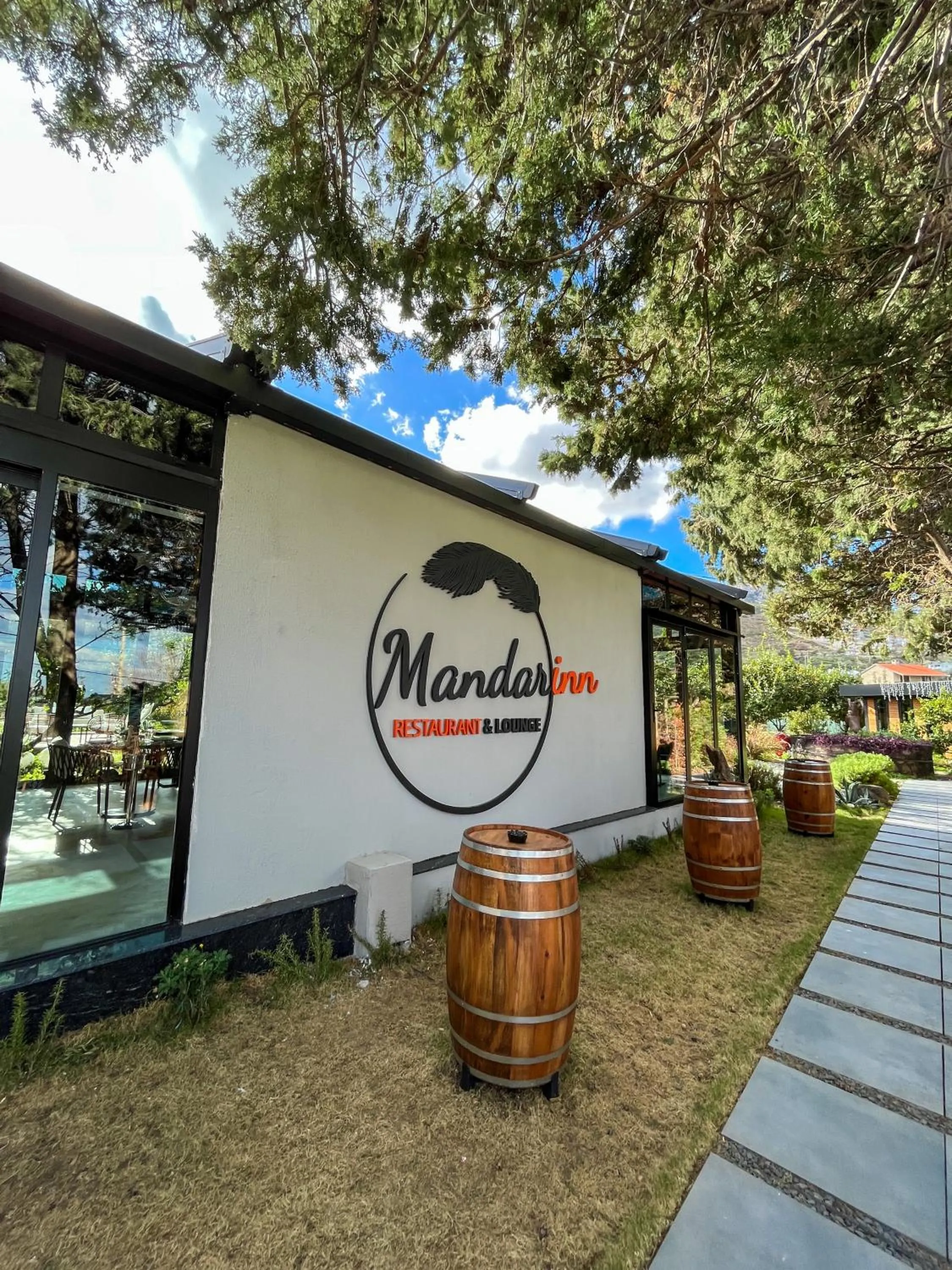 Restaurant/places to eat in Tiny town kuyucak