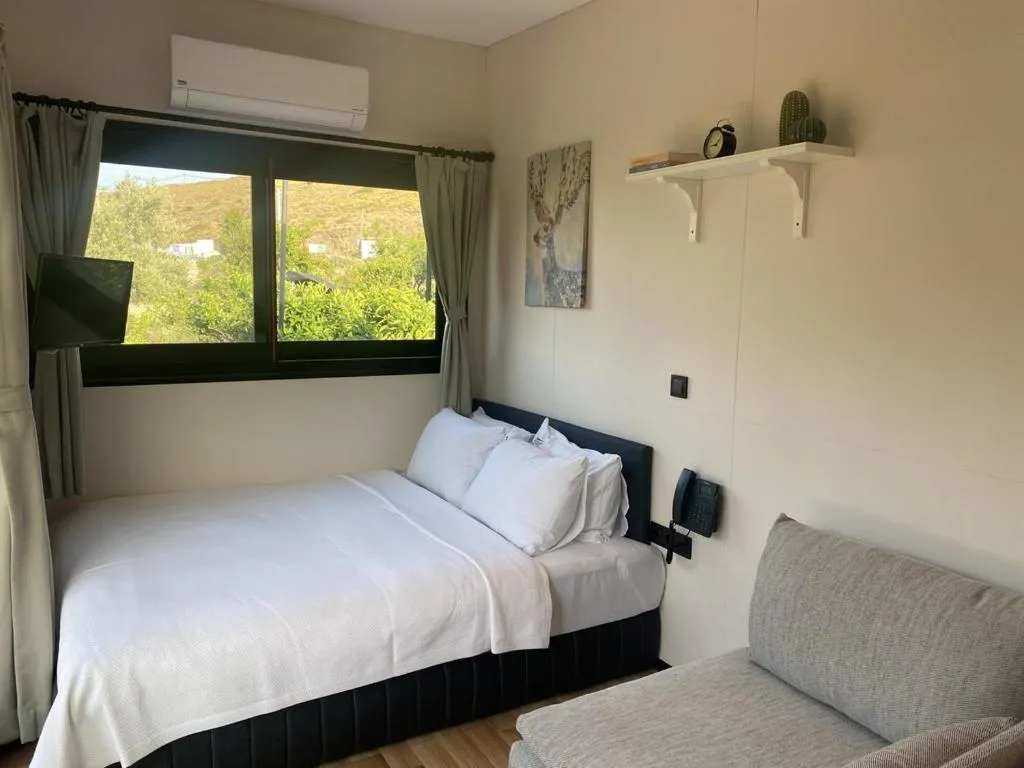 Bed in Tiny town kuyucak