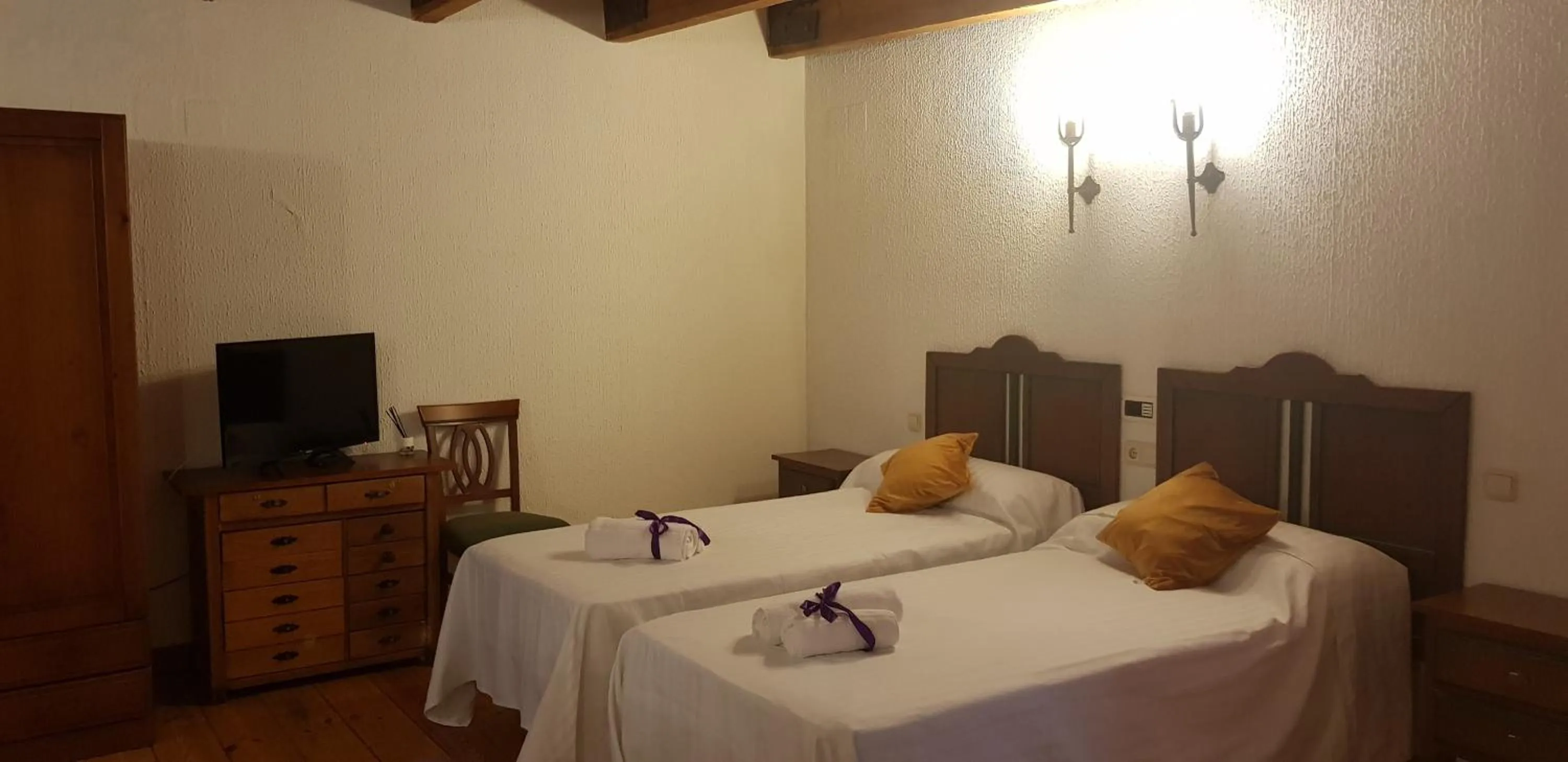 Bed in Hotel Rincón Castellano