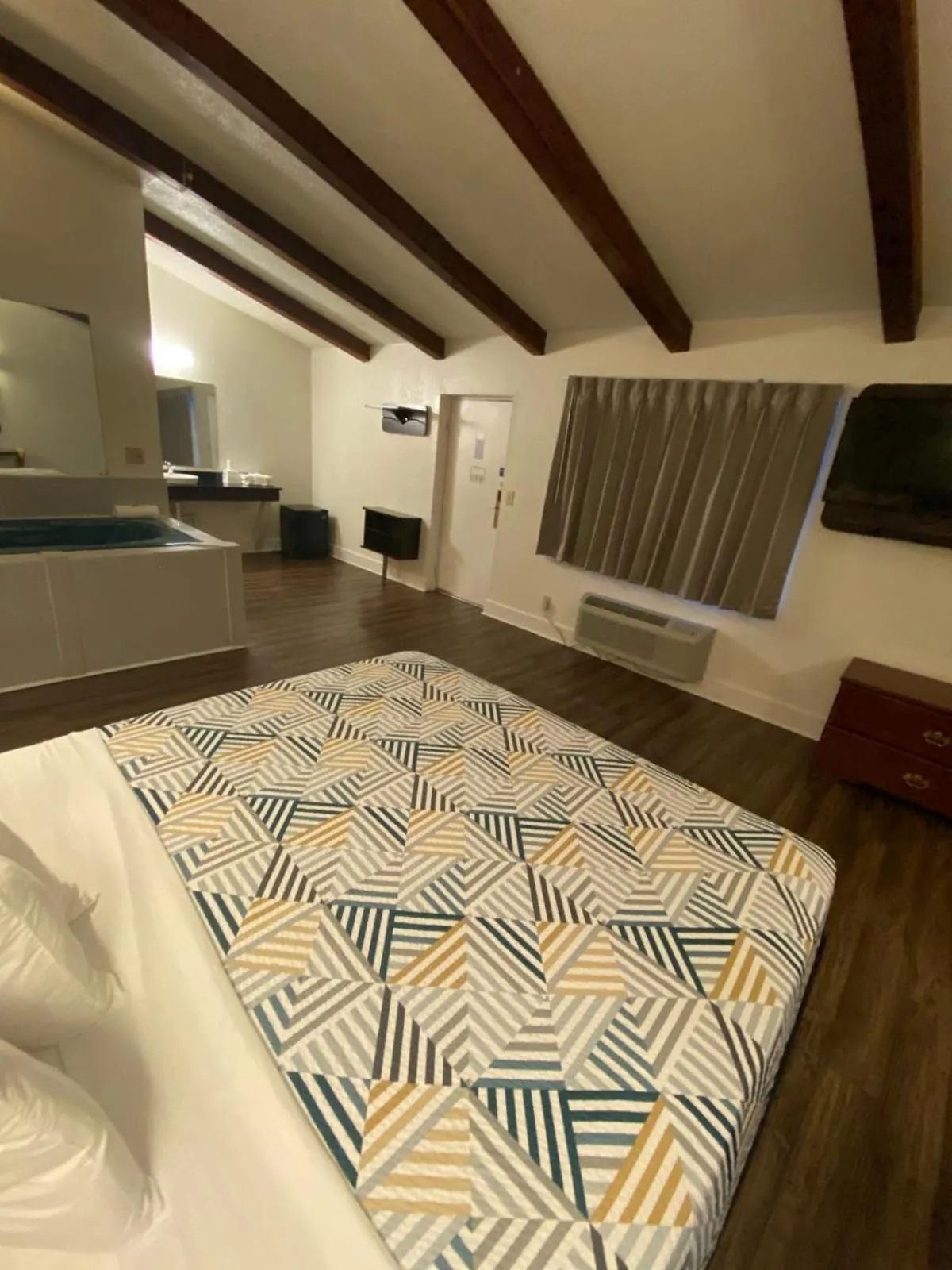 Bed in Motel 6 Manchester TN