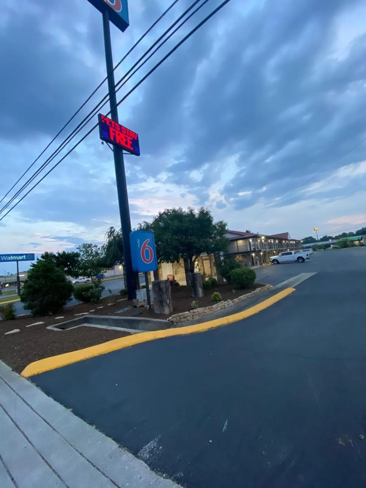 Property building in Motel 6 Manchester TN