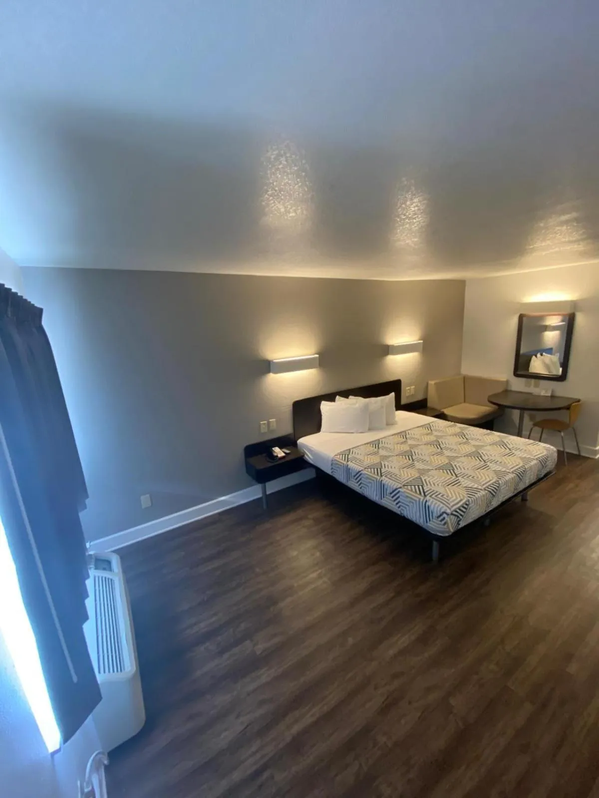 Bed in Motel 6 Manchester TN